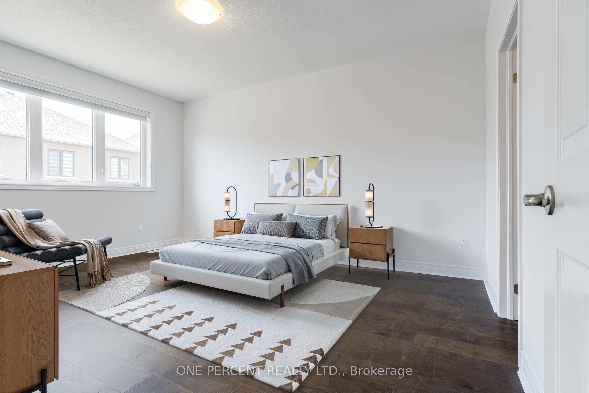 Photo 4 of 18 Lepp Drive, Markham, Middlefield — HOMEH