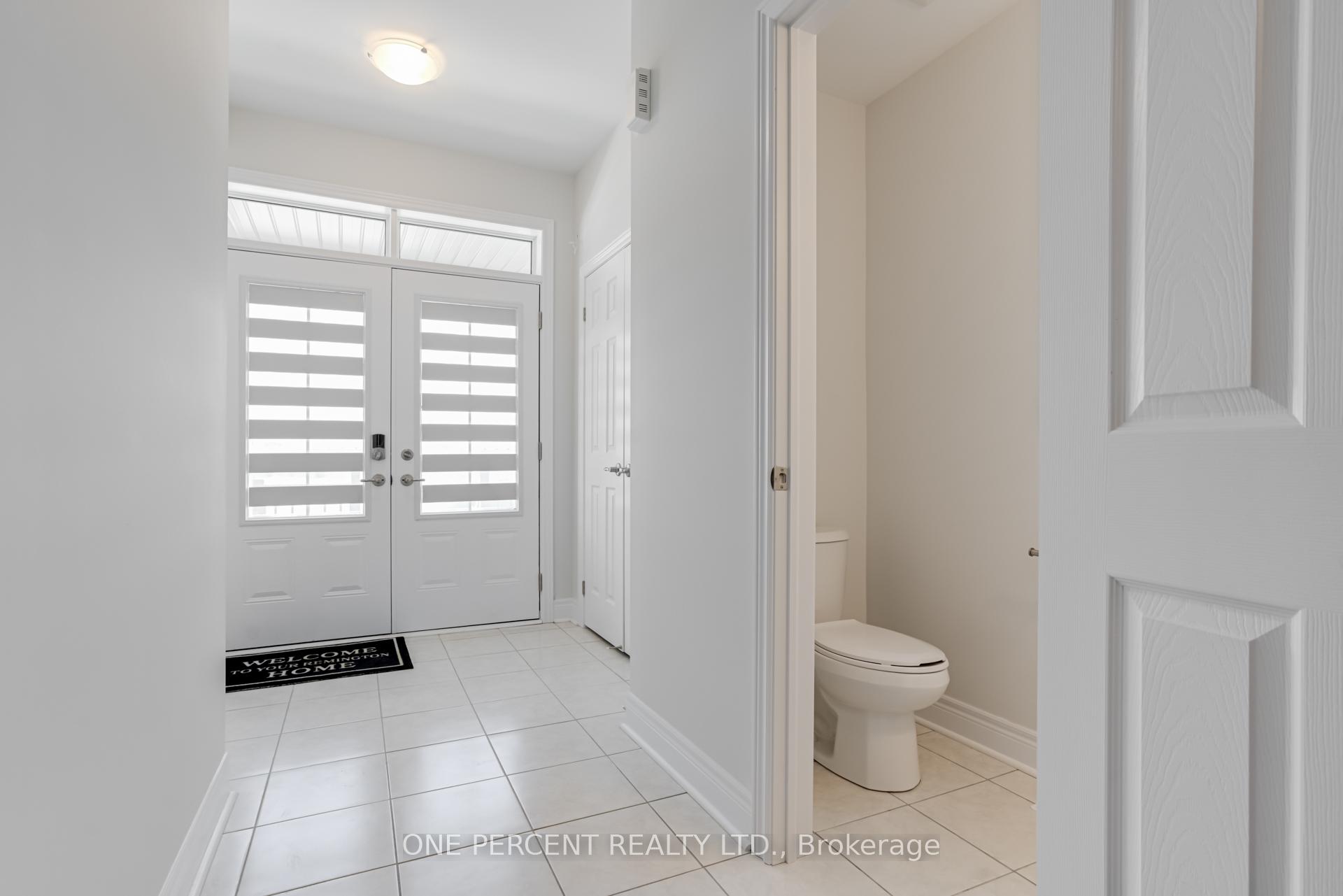 Photo 6 of 18 Lepp Drive, Markham, Middlefield — HOMEH