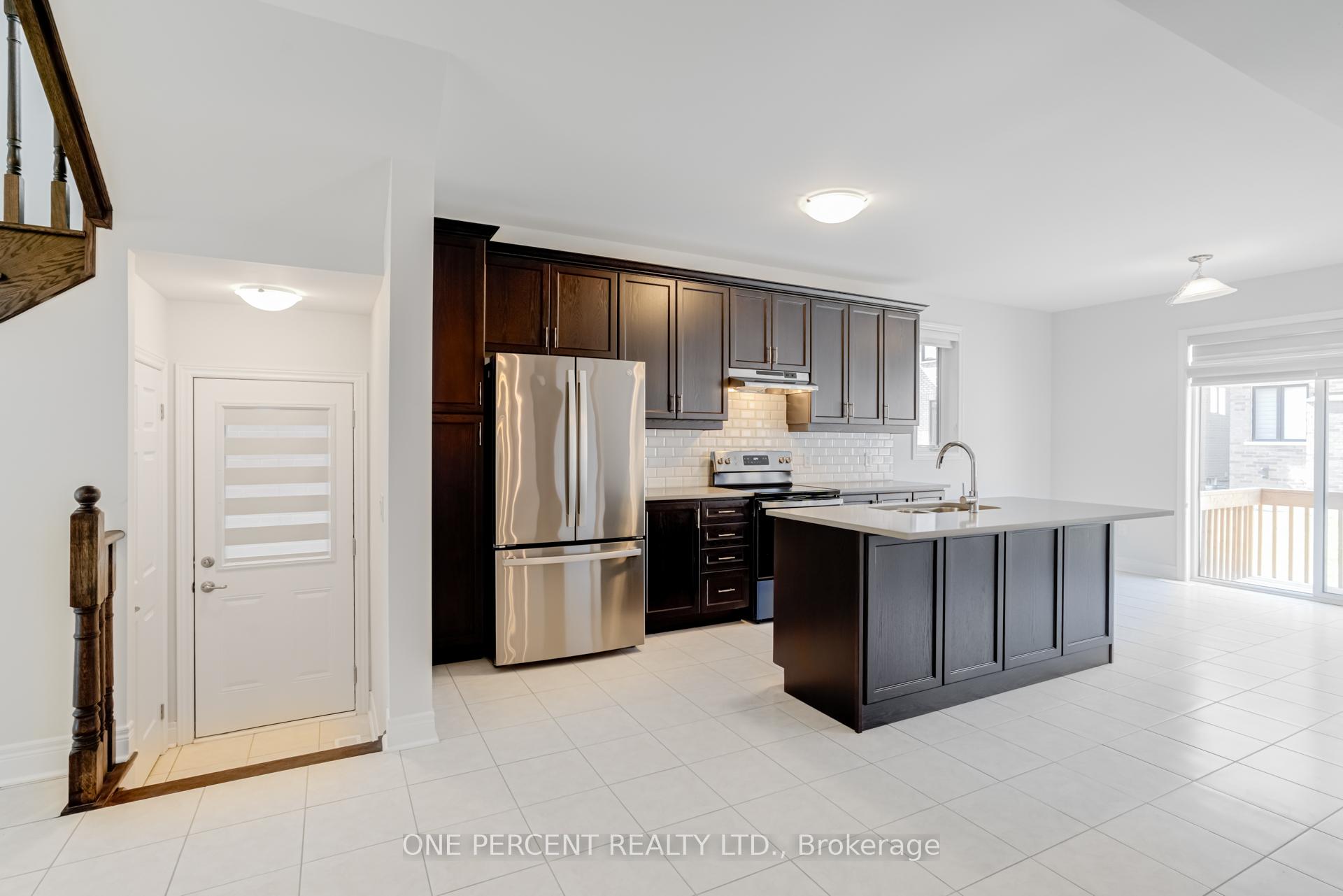 Photo 10 of 18 Lepp Drive, Markham, Middlefield — HOMEH