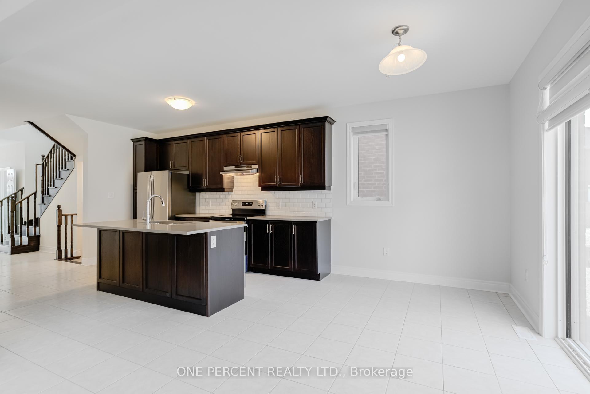 Photo 11 of 18 Lepp Drive, Markham, Middlefield — HOMEH