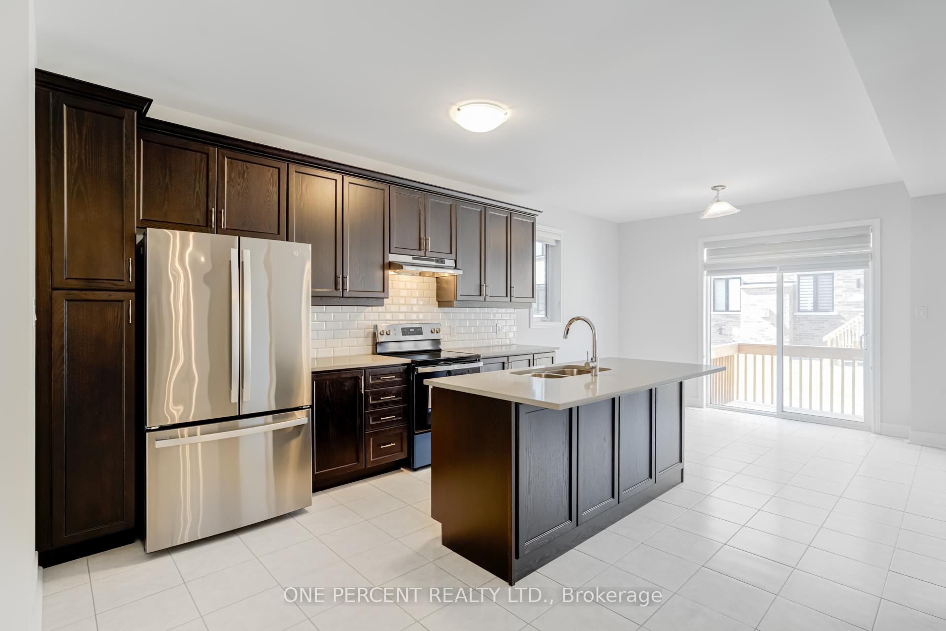 Photo 12 of 18 Lepp Drive, Markham, Middlefield — HOMEH