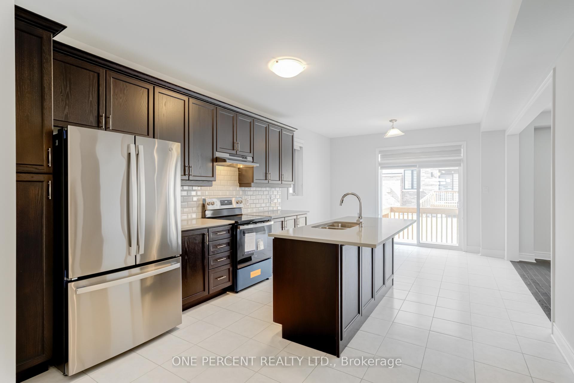 Photo 14 of 18 Lepp Drive, Markham, Middlefield — HOMEH