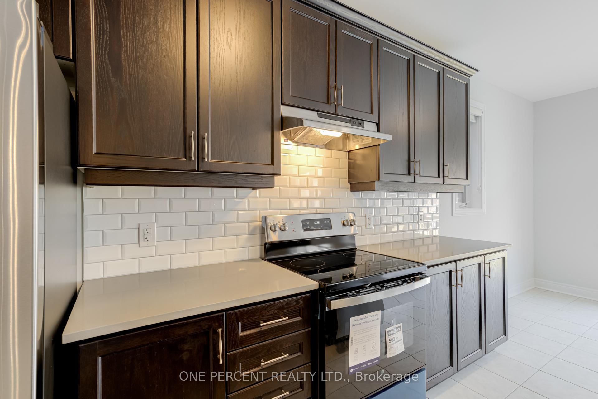 Photo 15 of 18 Lepp Drive, Markham, Middlefield — HOMEH