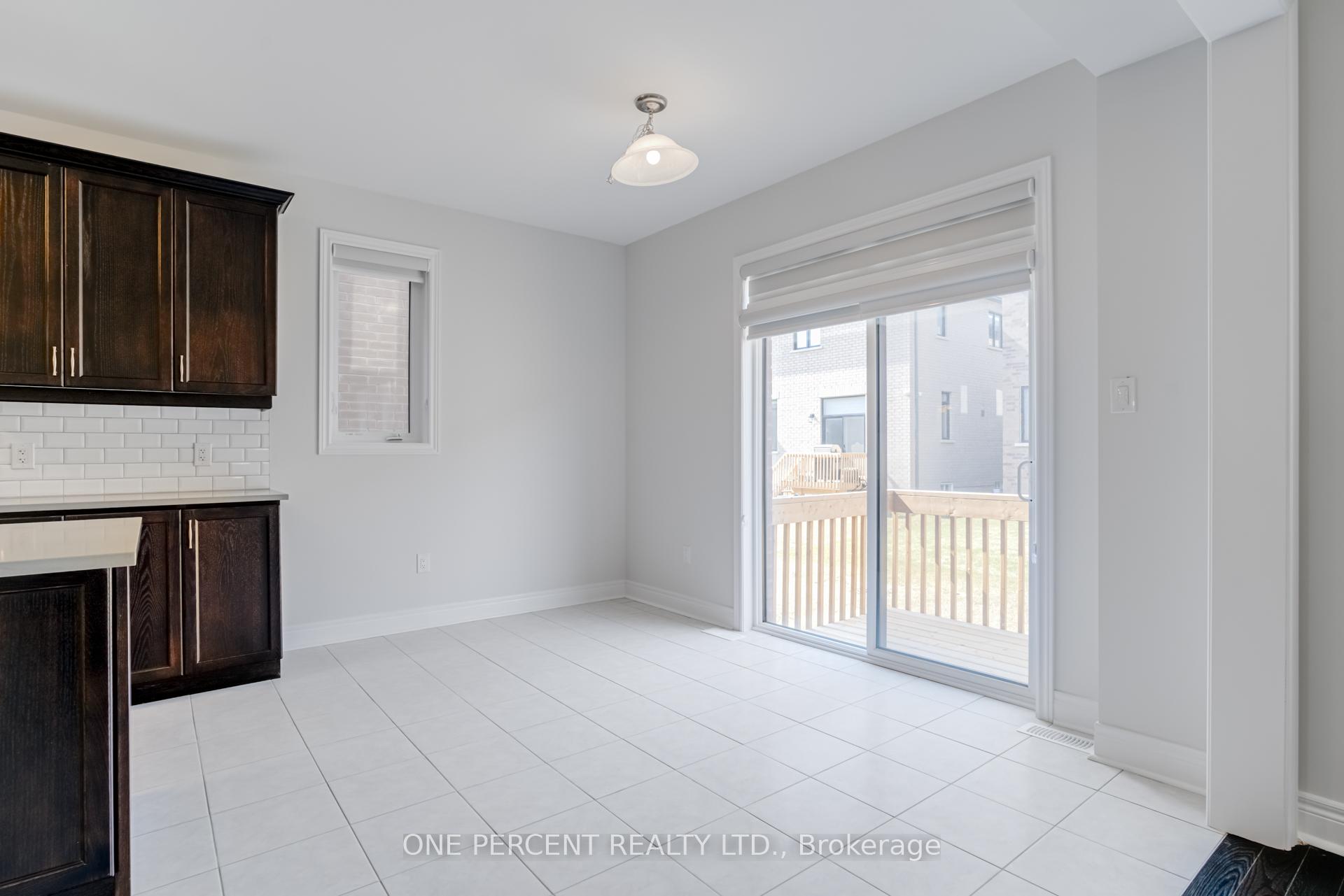 Photo 17 of 18 Lepp Drive, Markham, Middlefield — HOMEH