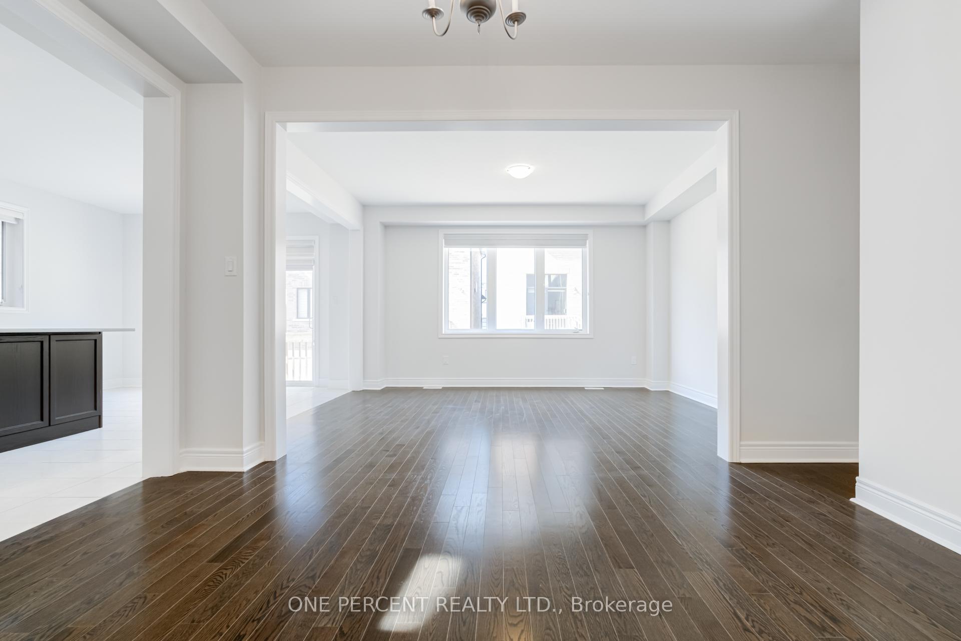 Photo 23 of 18 Lepp Drive, Markham, Middlefield — HOMEH