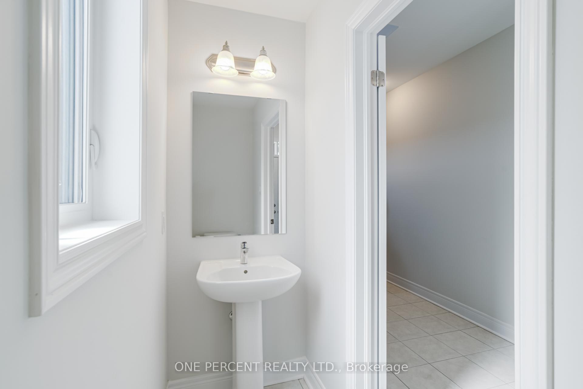 Photo 24 of 18 Lepp Drive, Markham, Middlefield — HOMEH