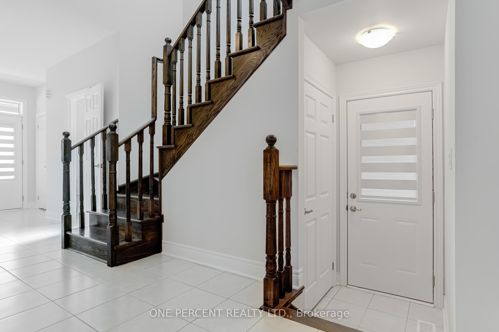 Photo 25 of 18 Lepp Drive, Markham, Middlefield — HOMEH