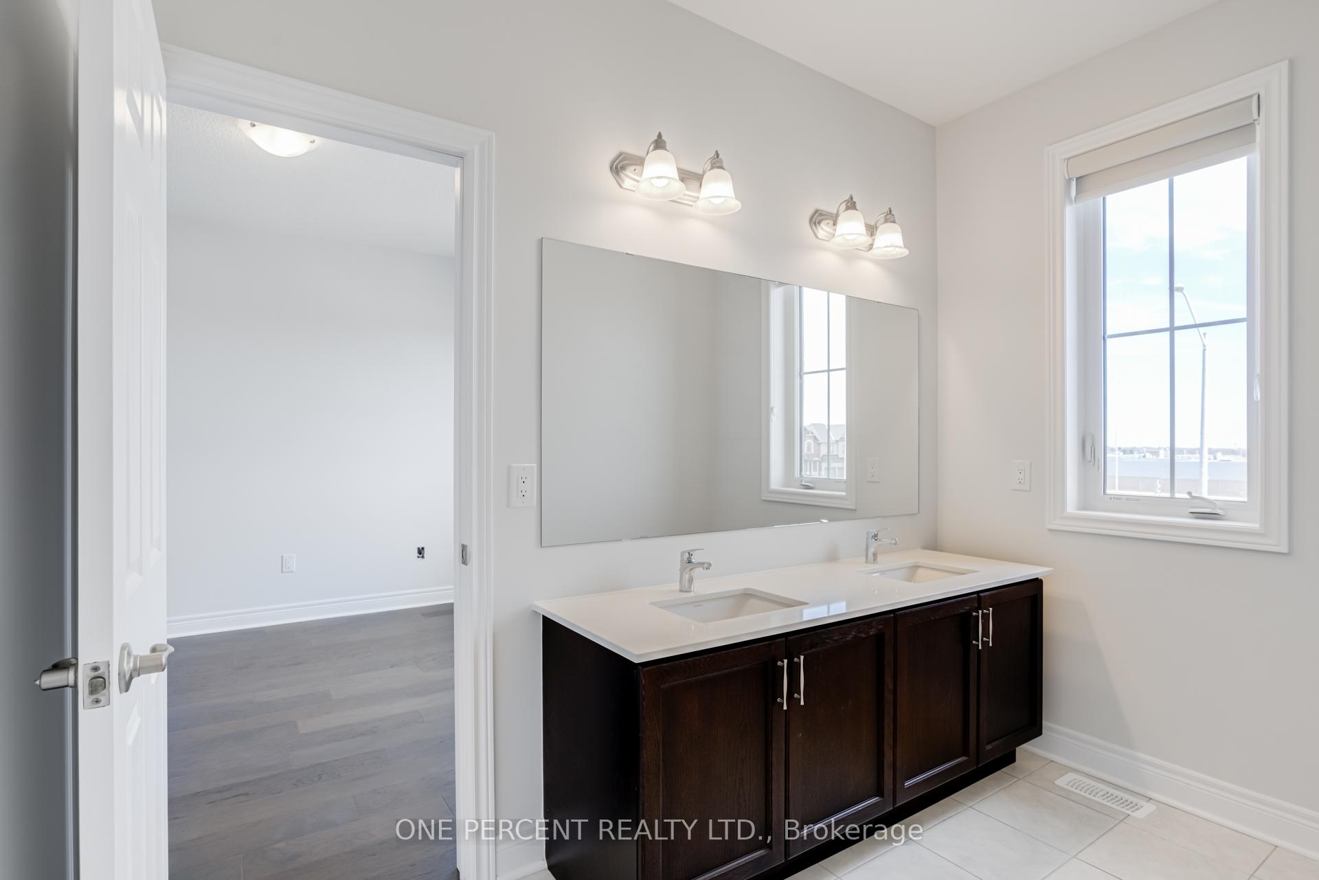 Photo 38 of 18 Lepp Drive, Markham, Middlefield — HOMEH