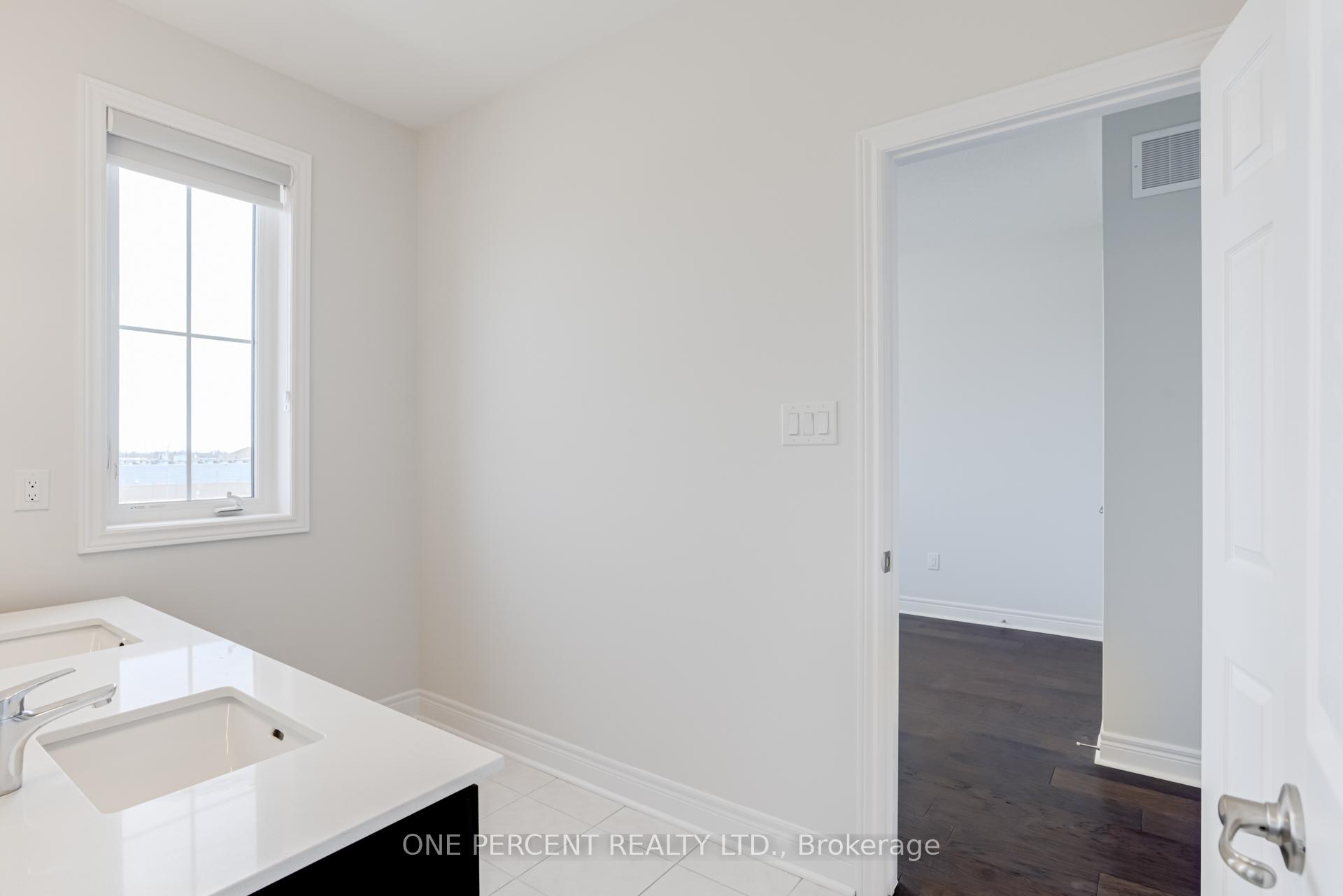 Photo 39 of 18 Lepp Drive, Markham, Middlefield — HOMEH