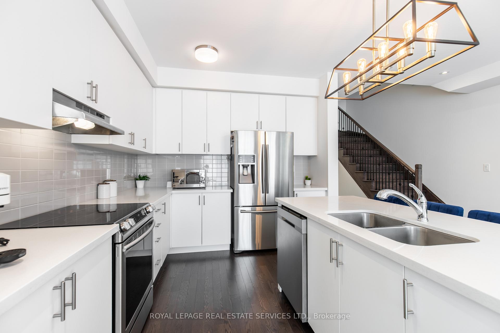 Photo 5 of 1342 Farmstead Drive, Milton, Ford — HOMEH
