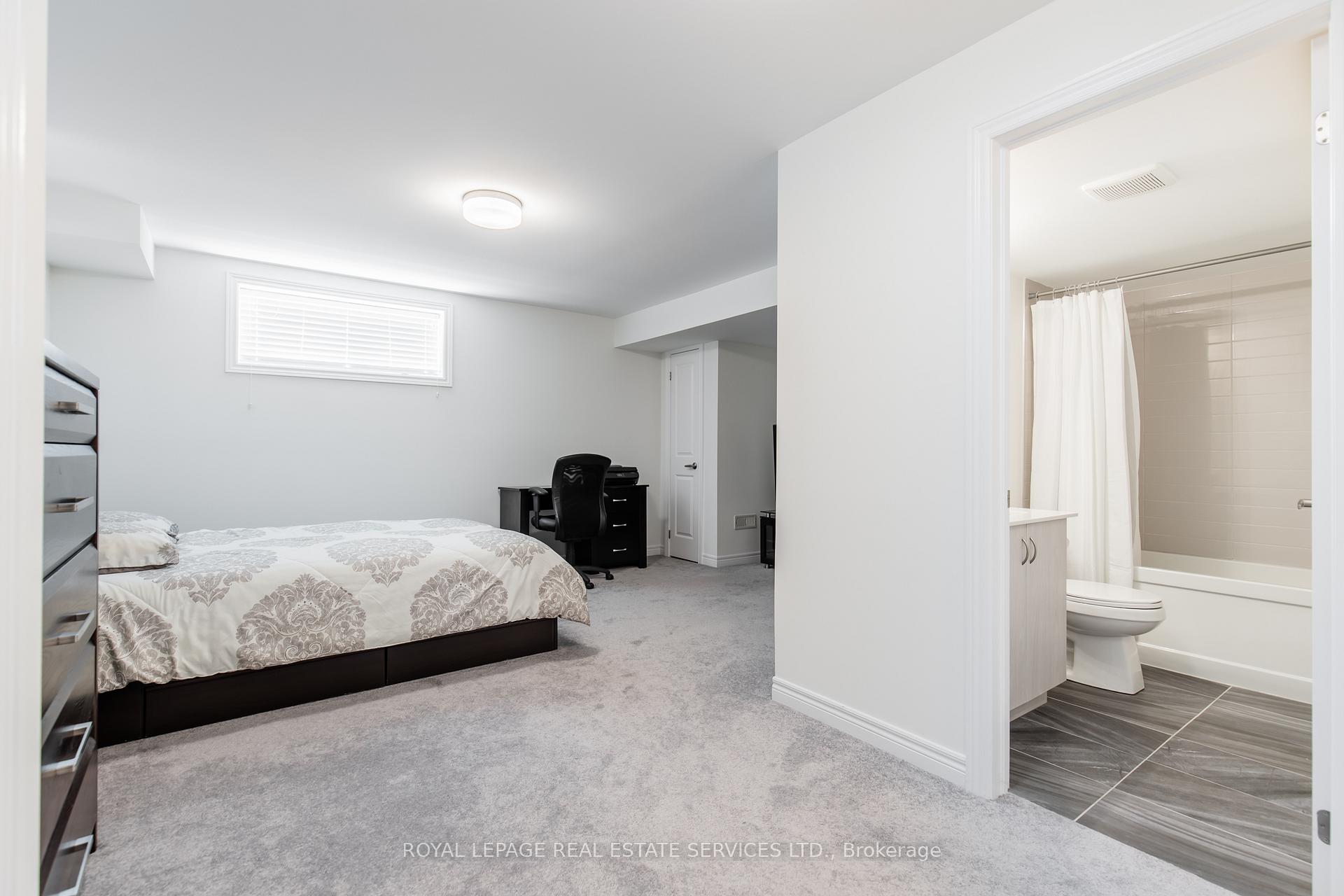 Photo 16 of 1342 Farmstead Drive, Milton, Ford — HOMEH