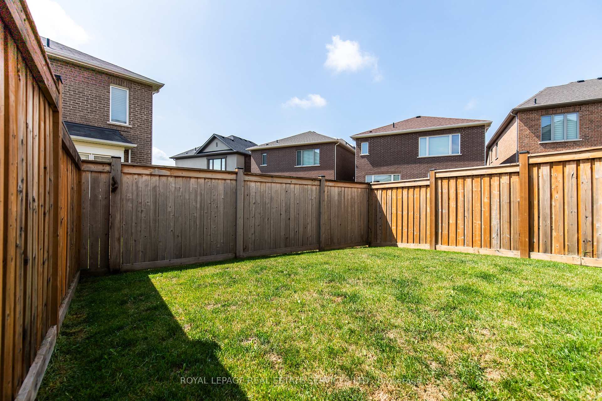 Photo 24 of 1342 Farmstead Drive, Milton, Ford — HOMEH