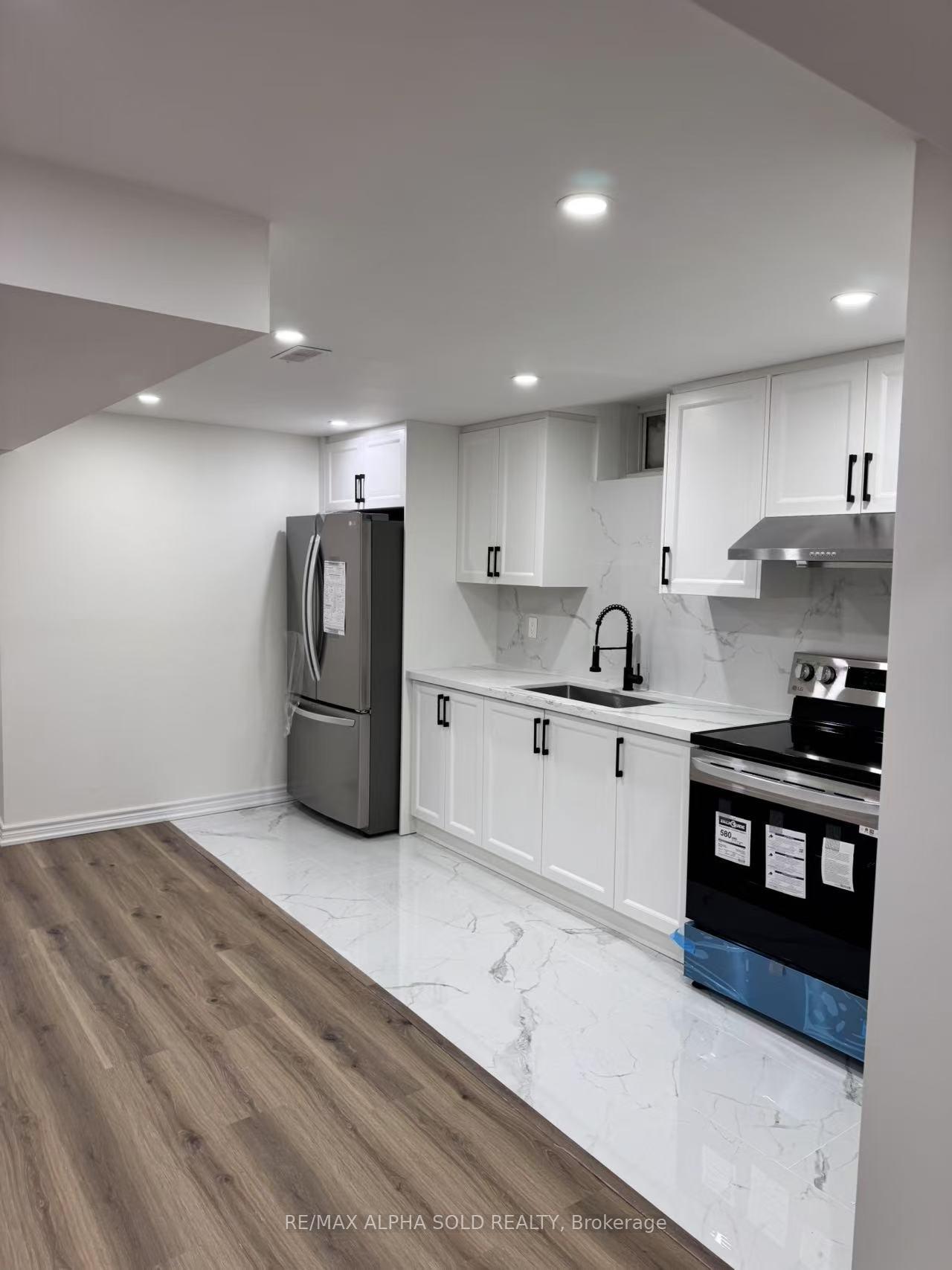 Photo 1 of 13 Yarl Drive, Markham, Middlefield — HOMEH