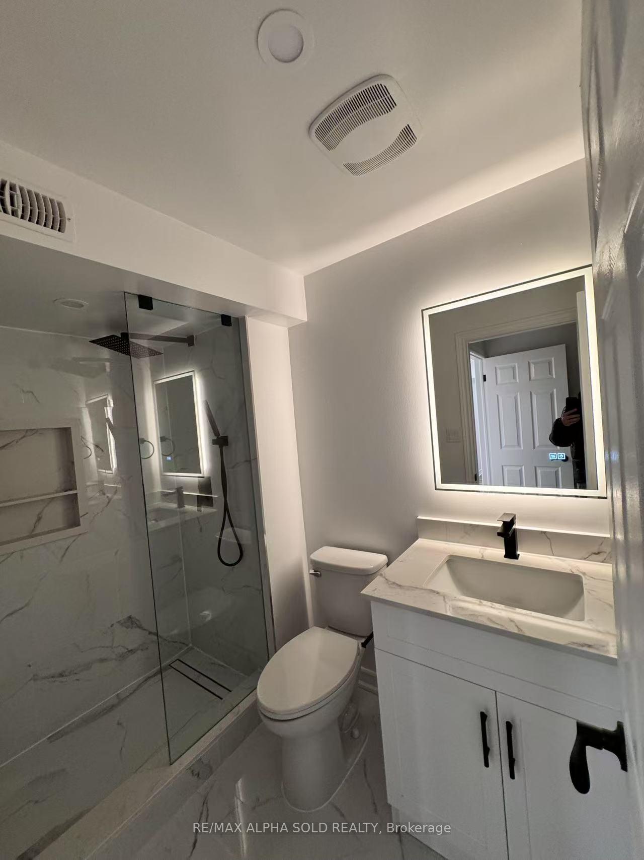 Photo 12 of 13 Yarl Drive, Markham, Middlefield — HOMEH