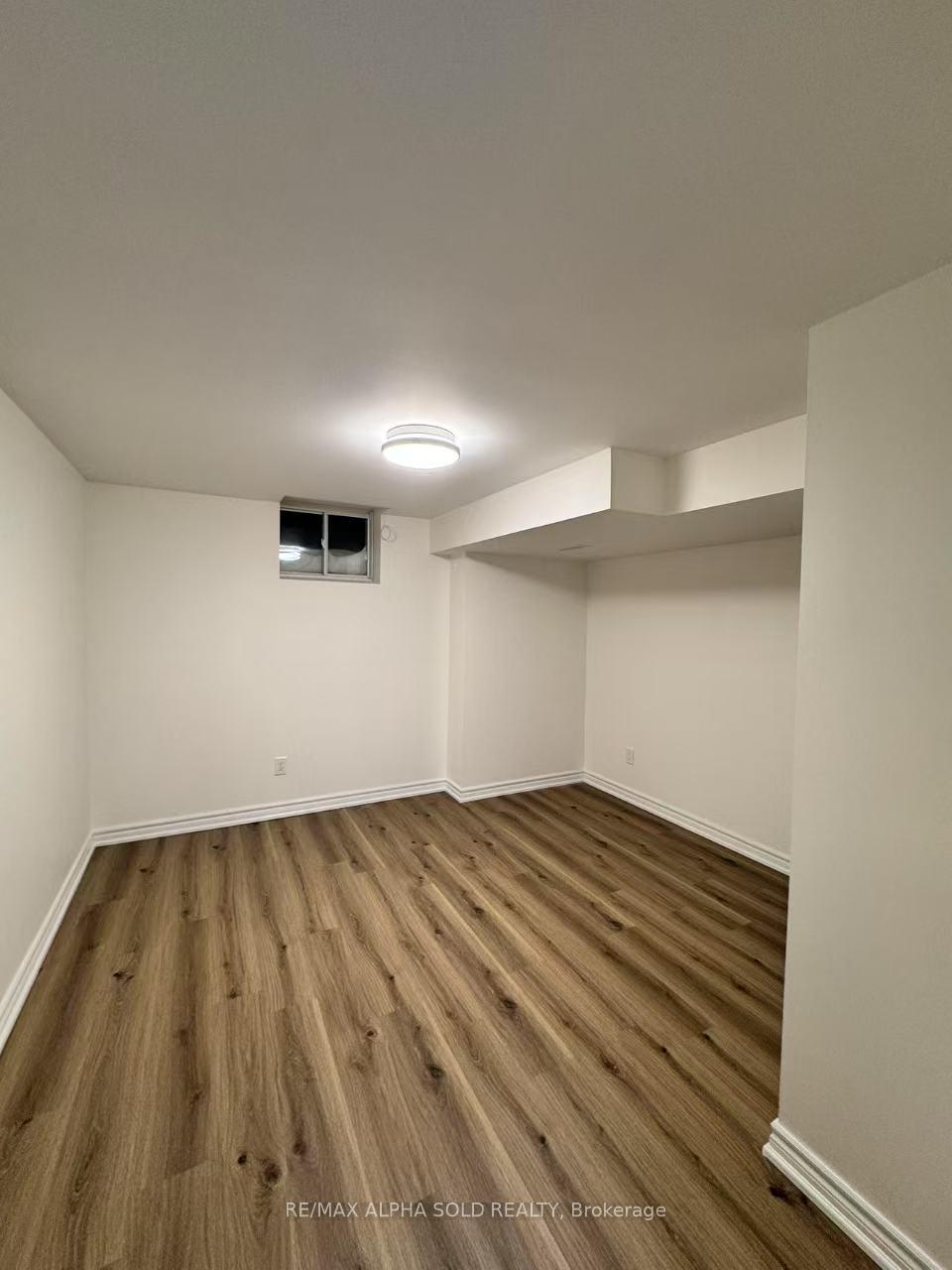 Photo 13 of 13 Yarl Drive, Markham, Middlefield — HOMEH