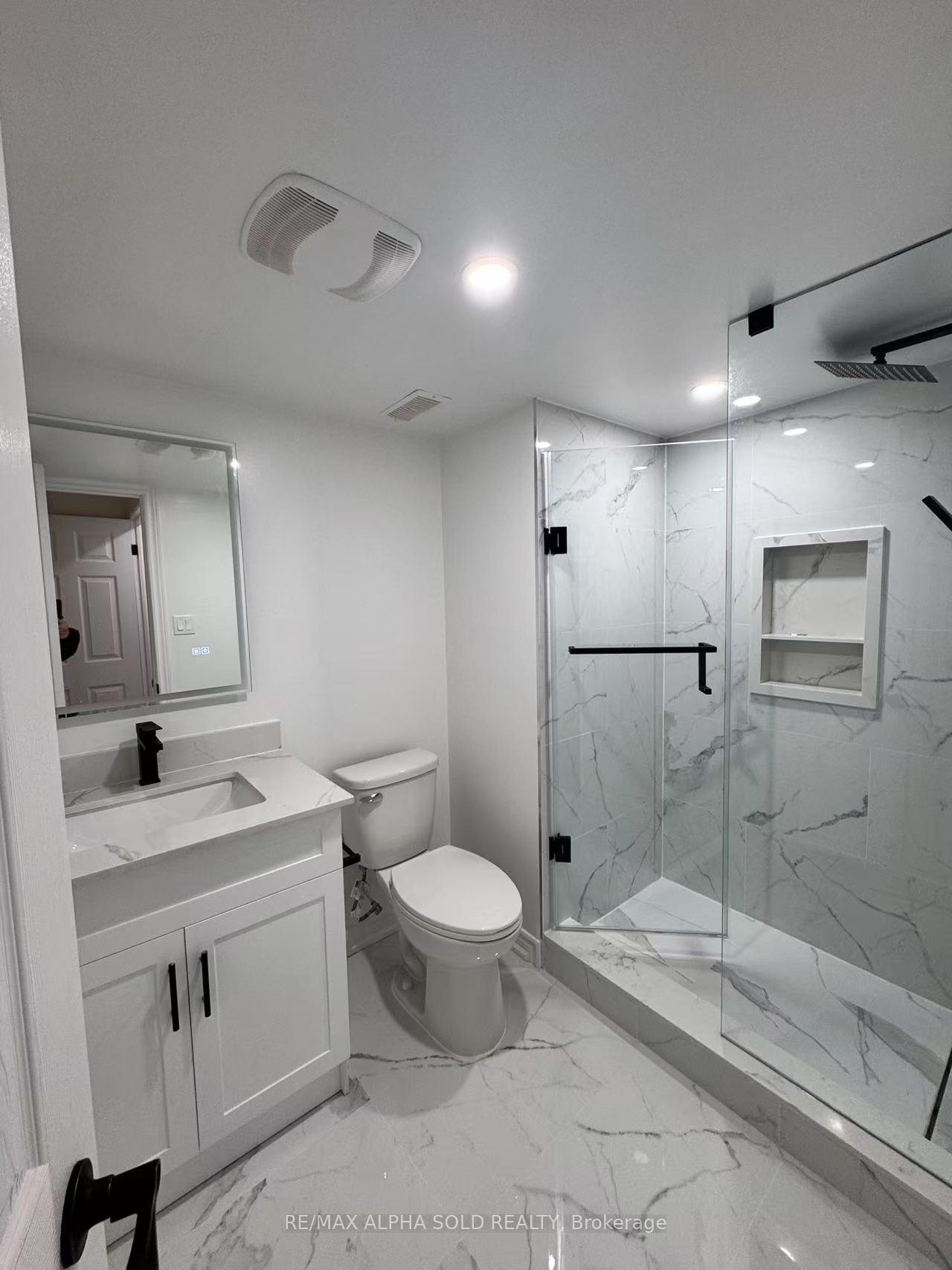Photo 18 of 13 Yarl Drive, Markham, Middlefield — HOMEH