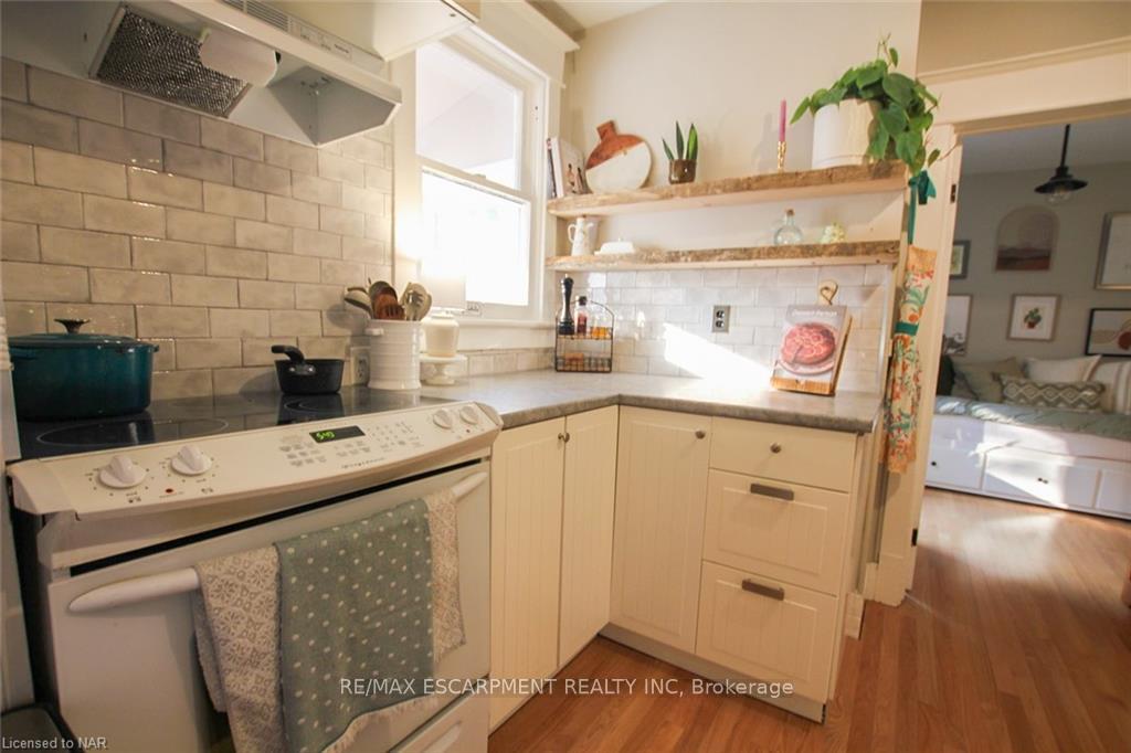 Photo 7 of 179 Paling Avenue, Hamilton, Homeside — HOMEH