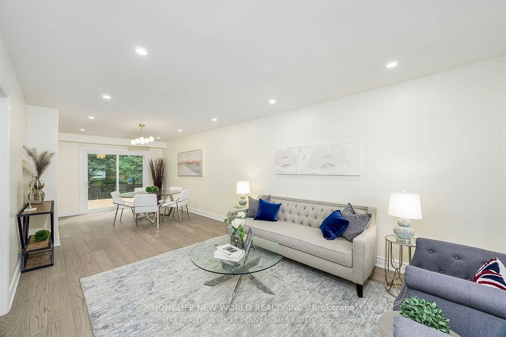 Photo 5 of 46 Summerfeldt Crescent, Markham, Unionville — HOMEH