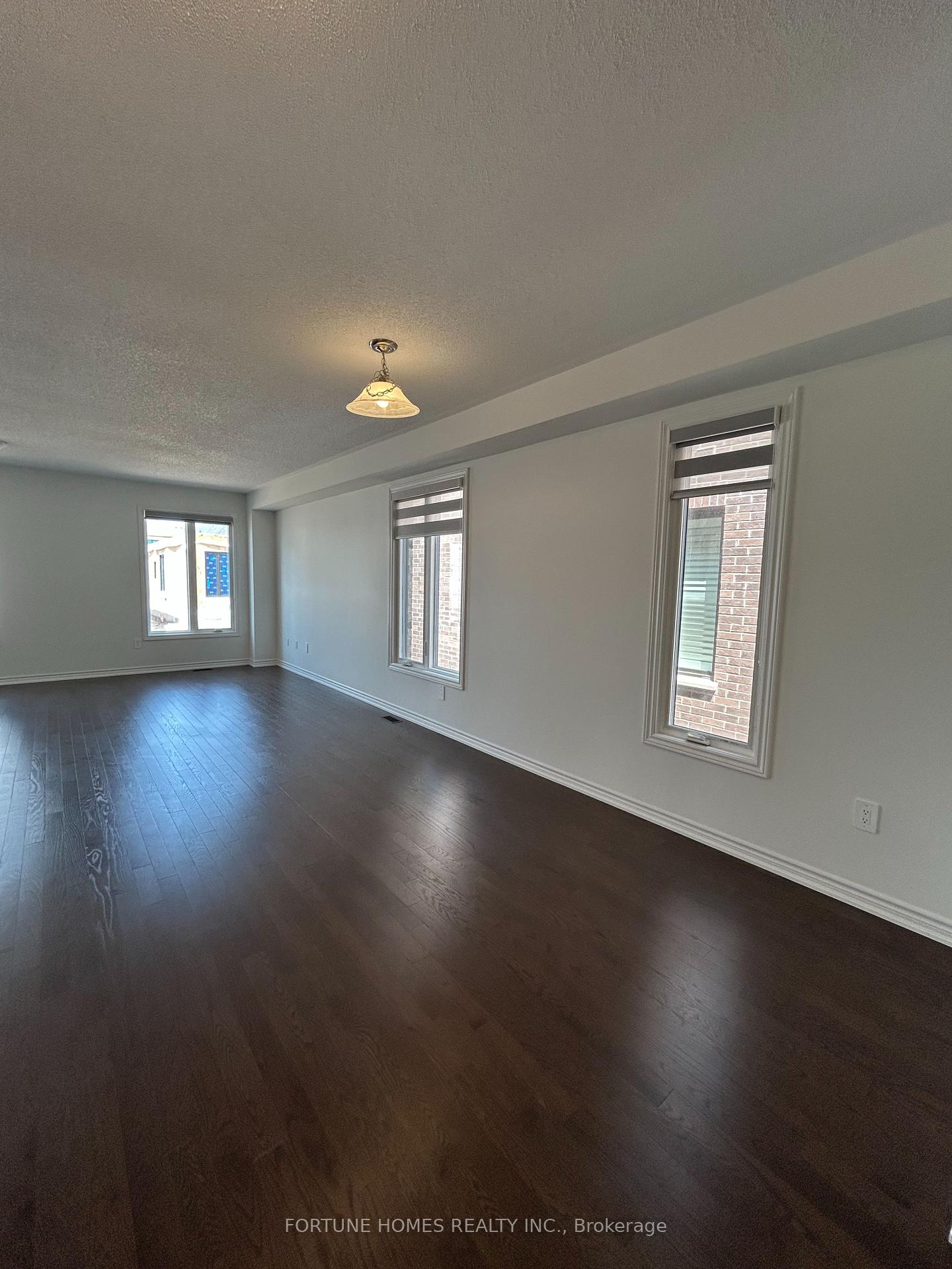 Photo 5 of 313 Bergamot Avenue, Milton, Walker — HOMEH