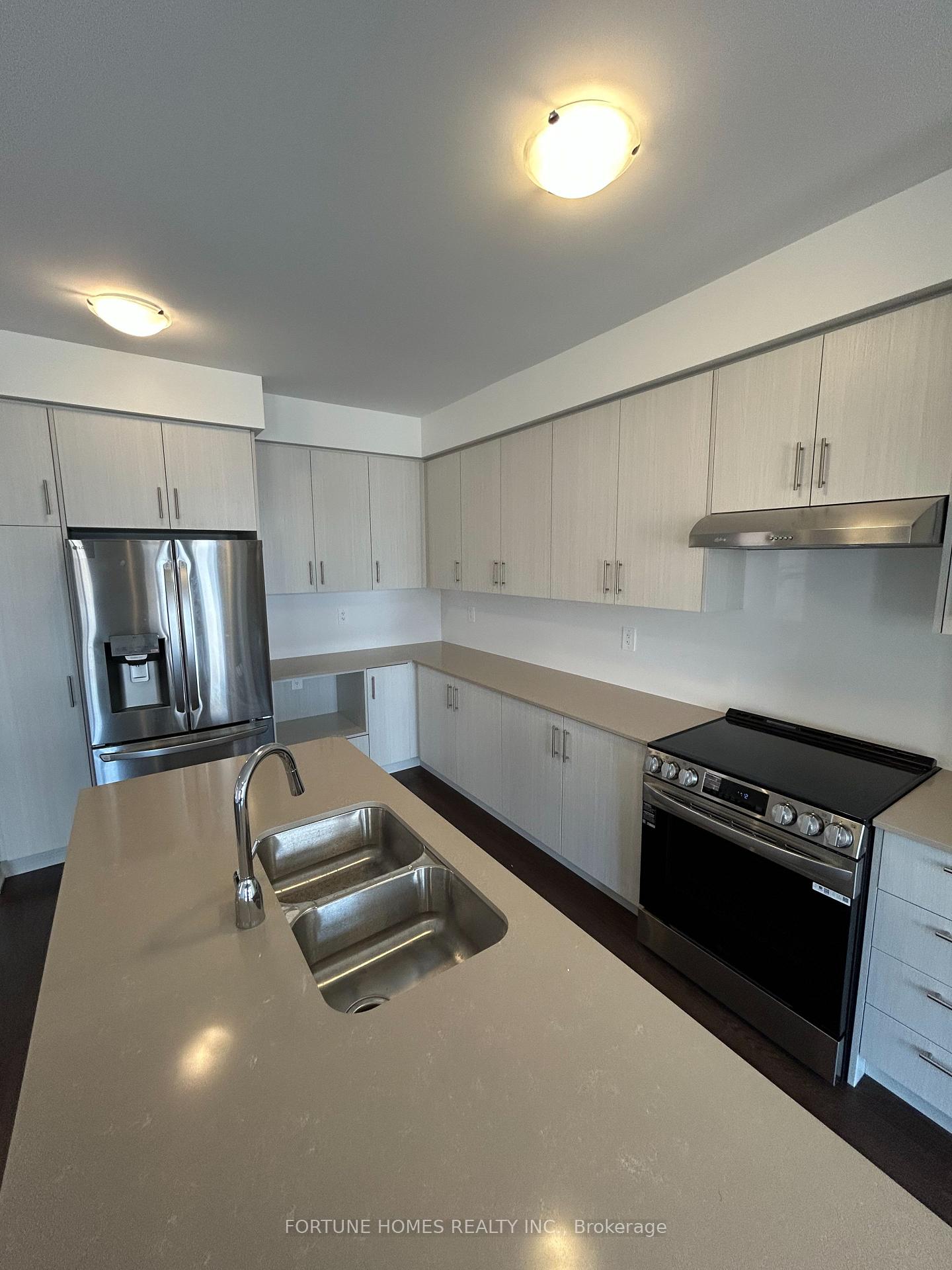 Photo 13 of 313 Bergamot Avenue, Milton, Walker — HOMEH