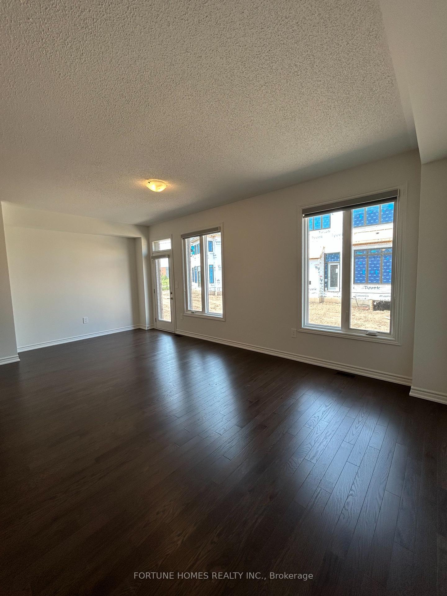 Photo 9 of 313 Bergamot Avenue, Milton, Walker — HOMEH