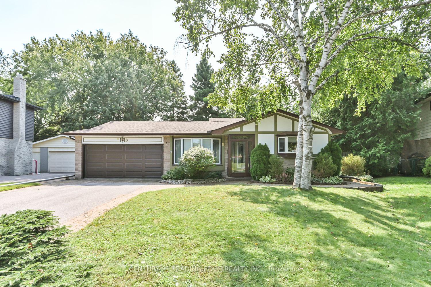 Photo 1 of 8 Sir Brandiles Place, Markham, Markham Village — HOMEH