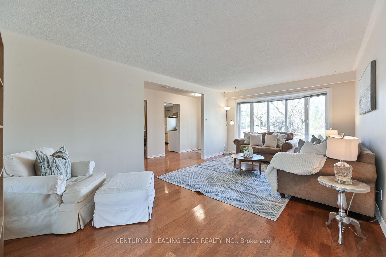Photo 8 of 8 Sir Brandiles Place, Markham, Markham Village — HOMEH