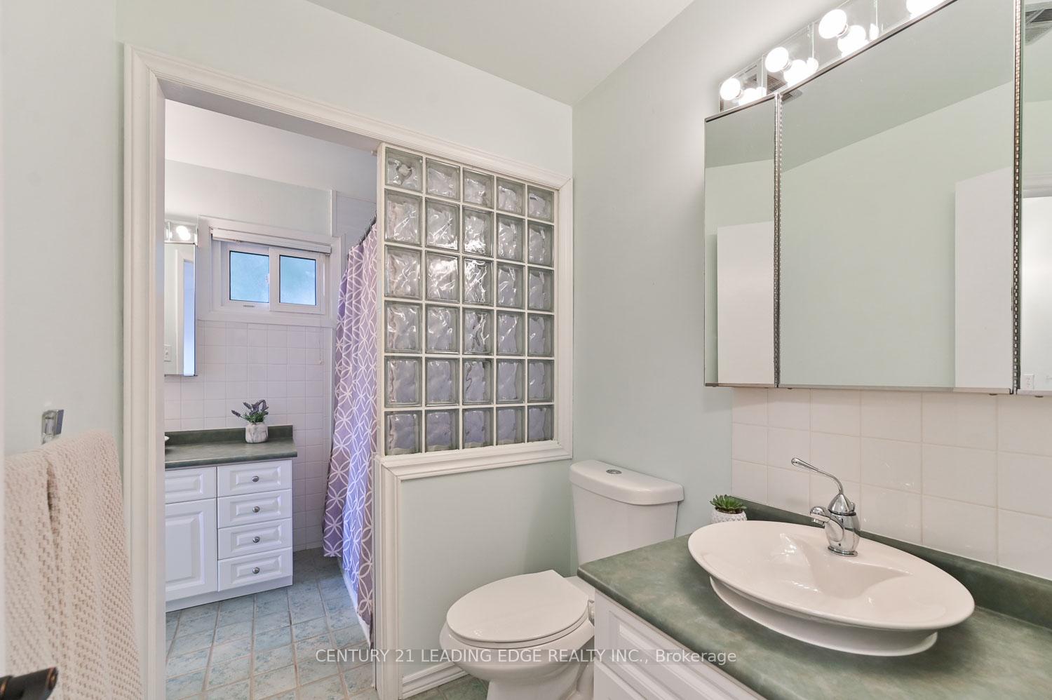 Photo 22 of 8 Sir Brandiles Place, Markham, Markham Village — HOMEH