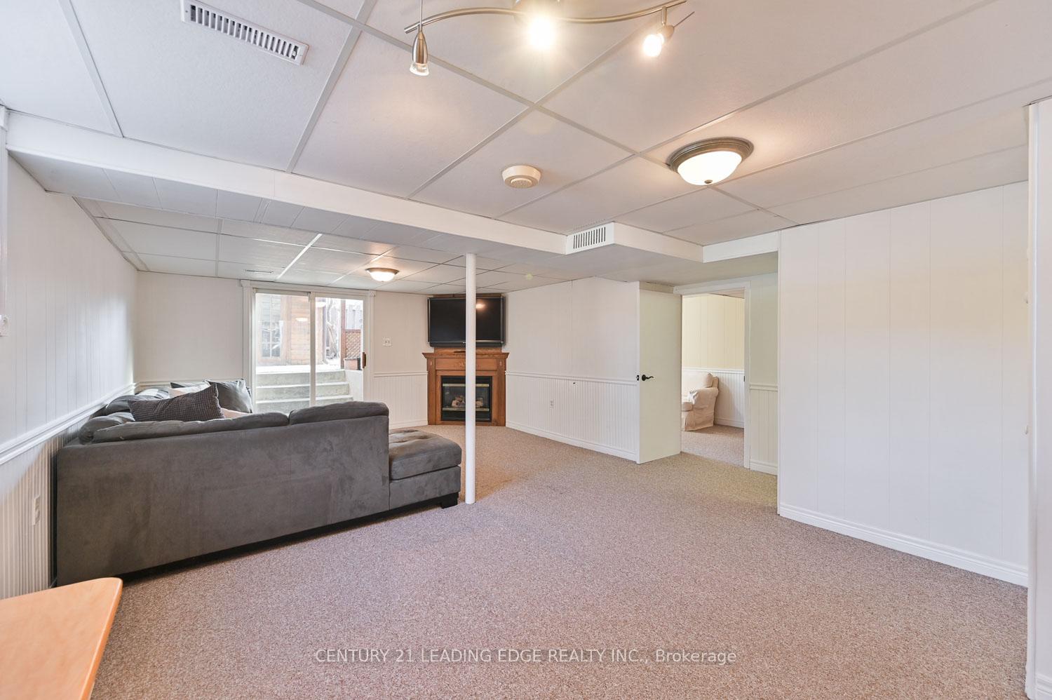 Photo 26 of 8 Sir Brandiles Place, Markham, Markham Village — HOMEH