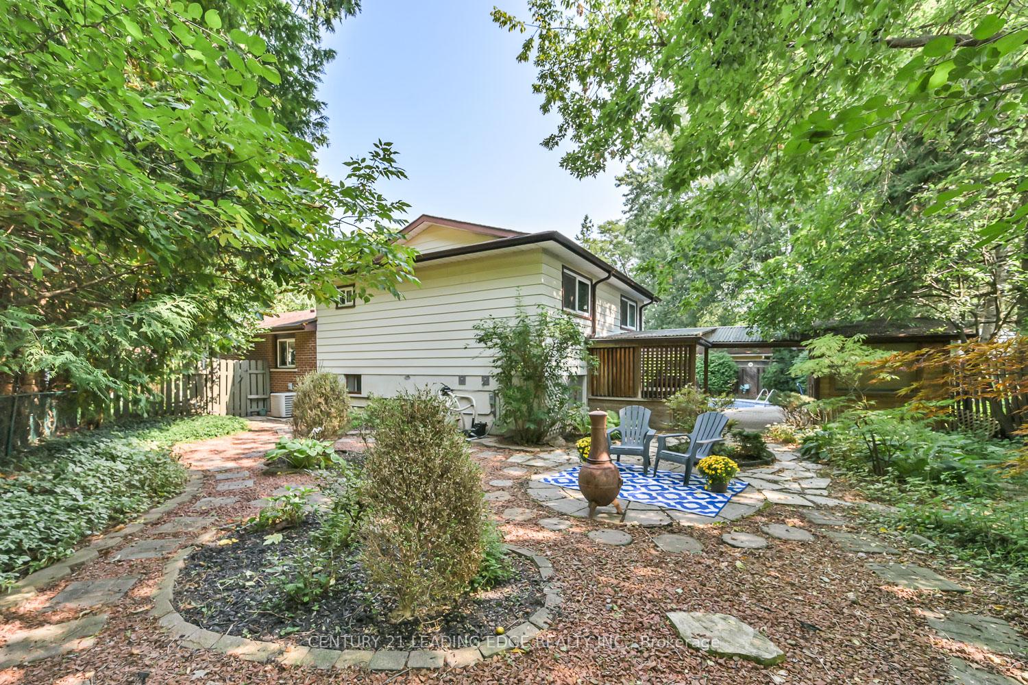Photo 32 of 8 Sir Brandiles Place, Markham, Markham Village — HOMEH