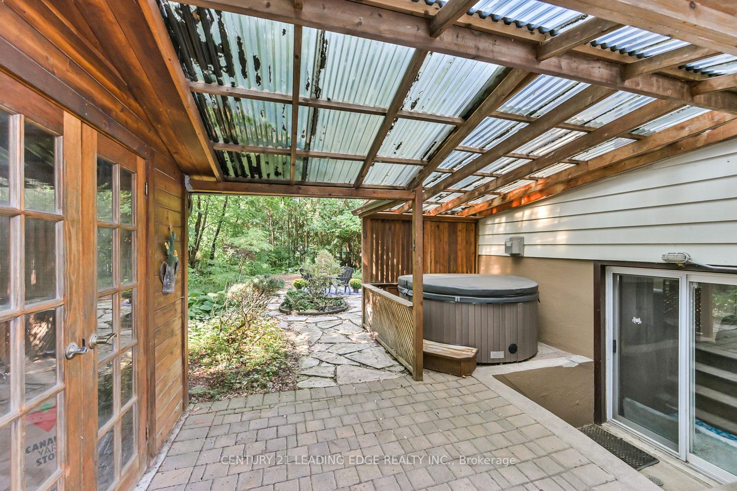 Photo 33 of 8 Sir Brandiles Place, Markham, Markham Village — HOMEH