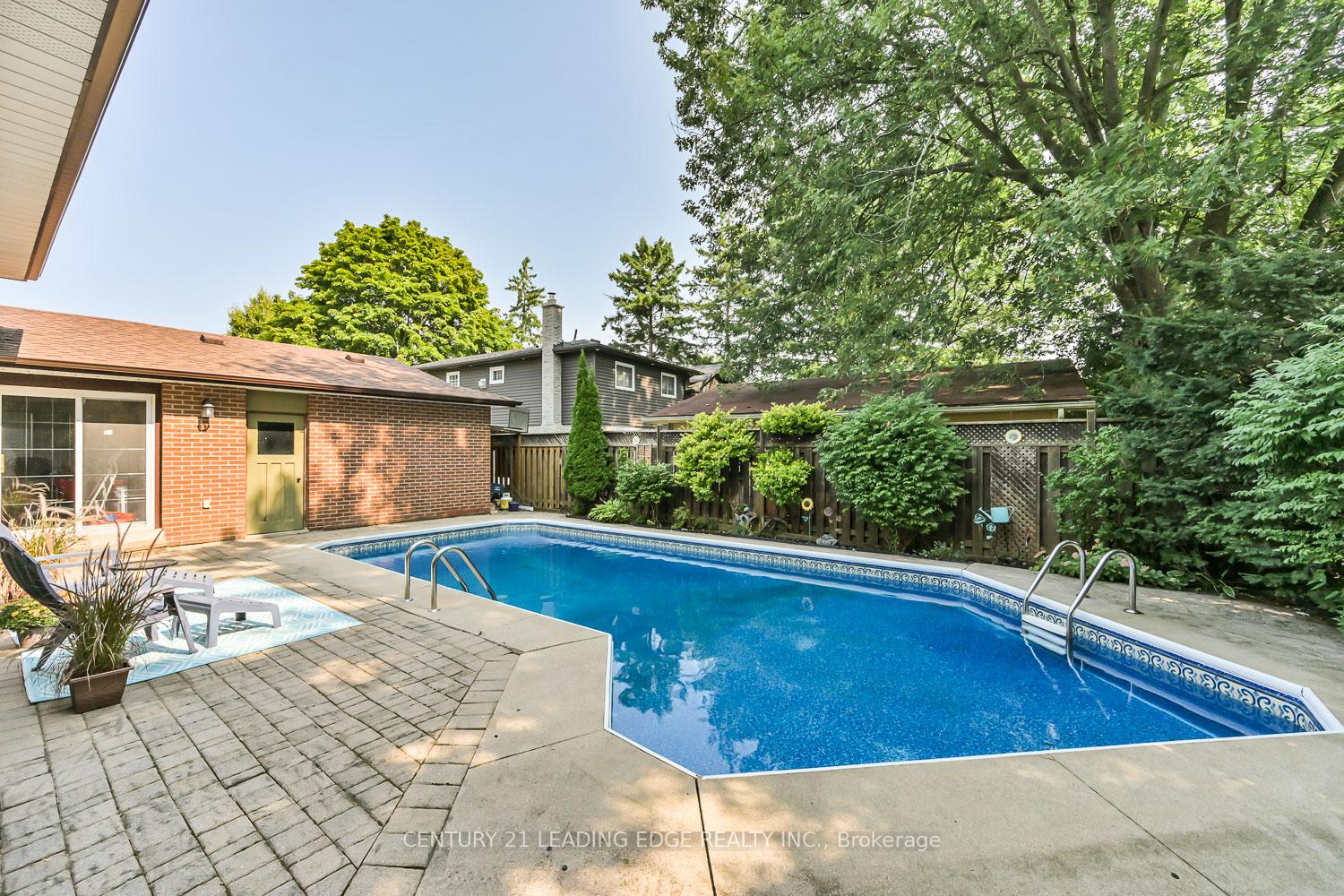 Photo 34 of 8 Sir Brandiles Place, Markham, Markham Village — HOMEH