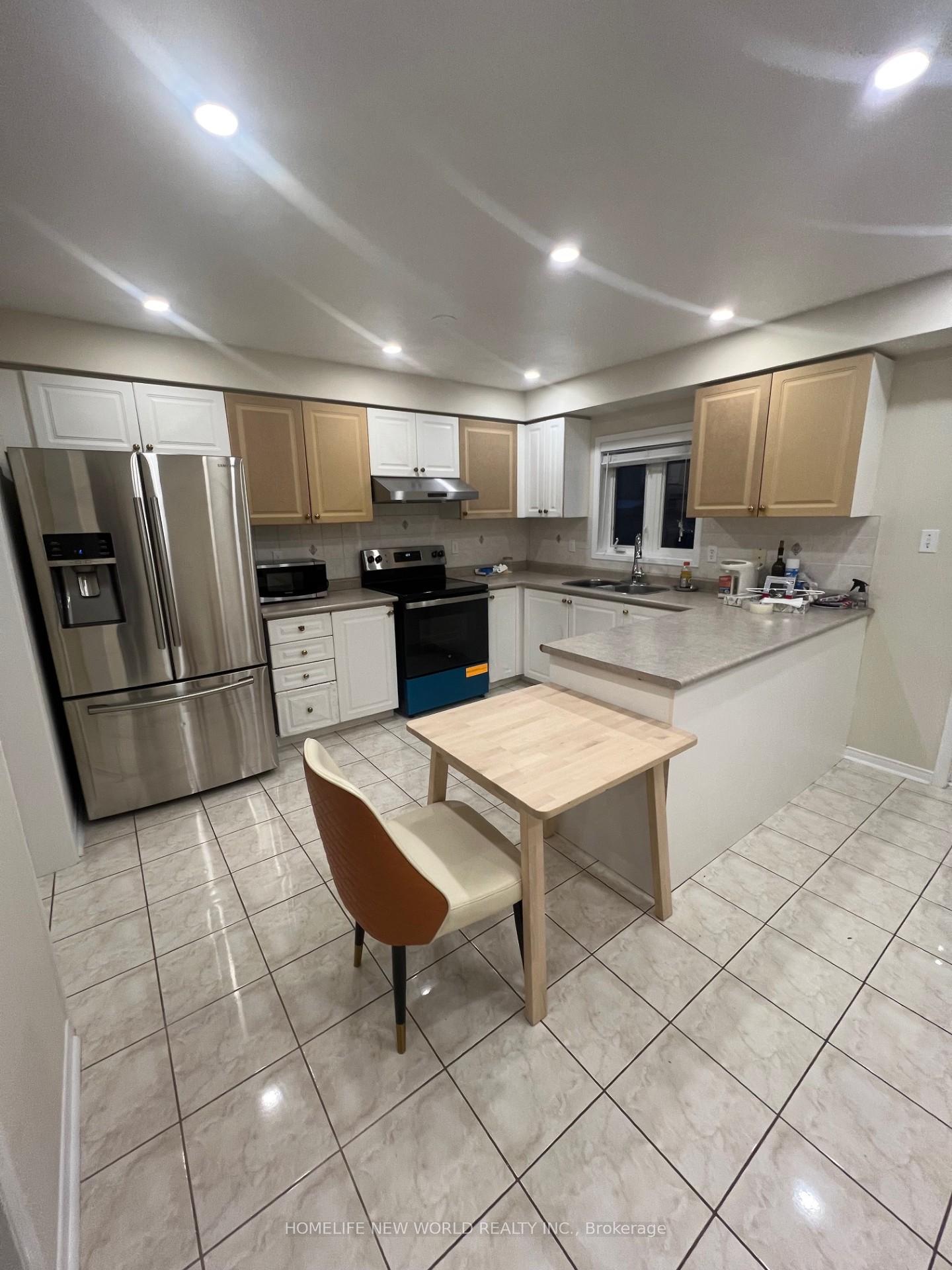 Photo 9 of 131 Ferncliffe Crescent, Markham, Cedarwood — HOMEH
