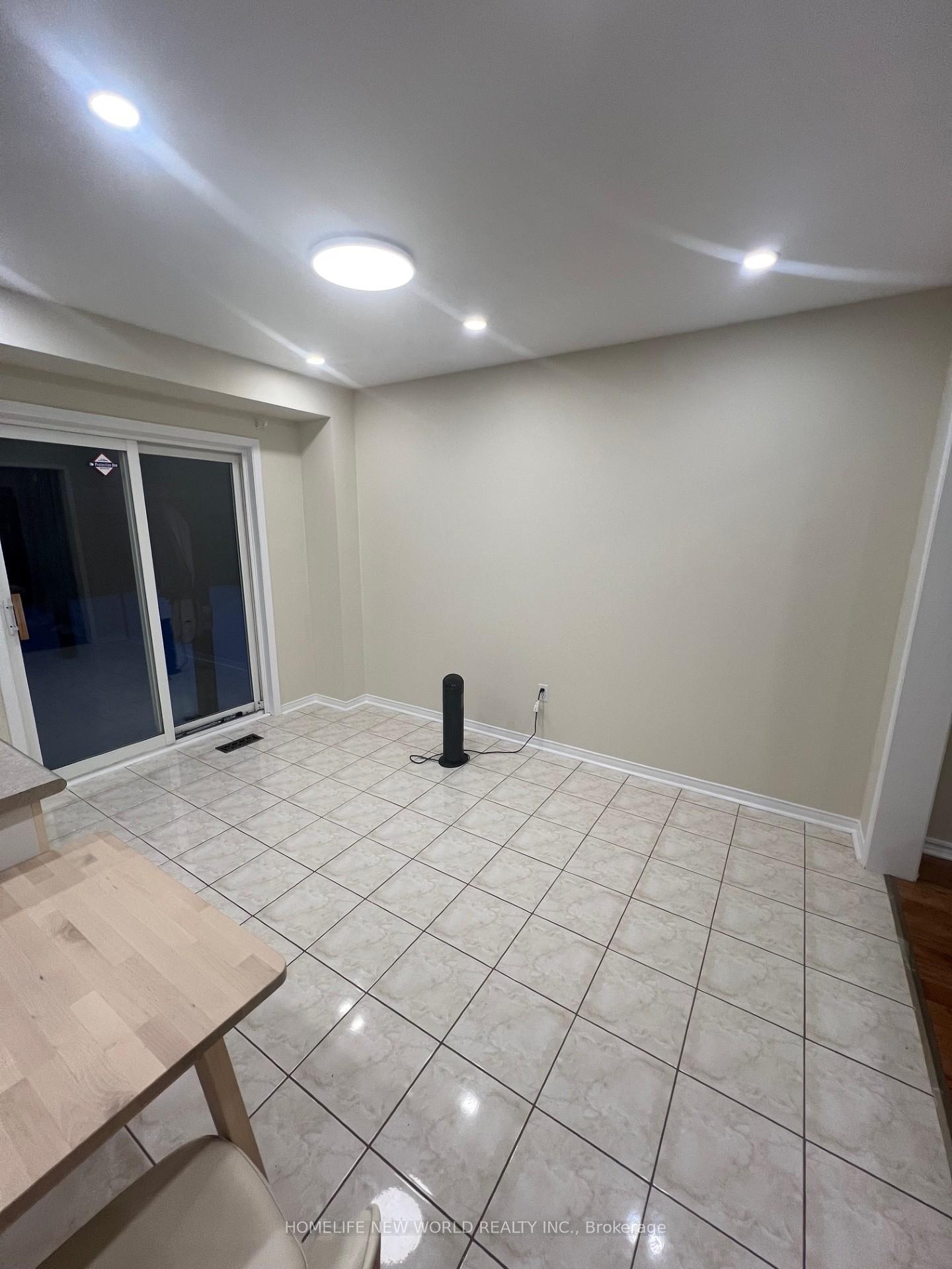 Photo 15 of 131 Ferncliffe Crescent, Markham, Cedarwood — HOMEH