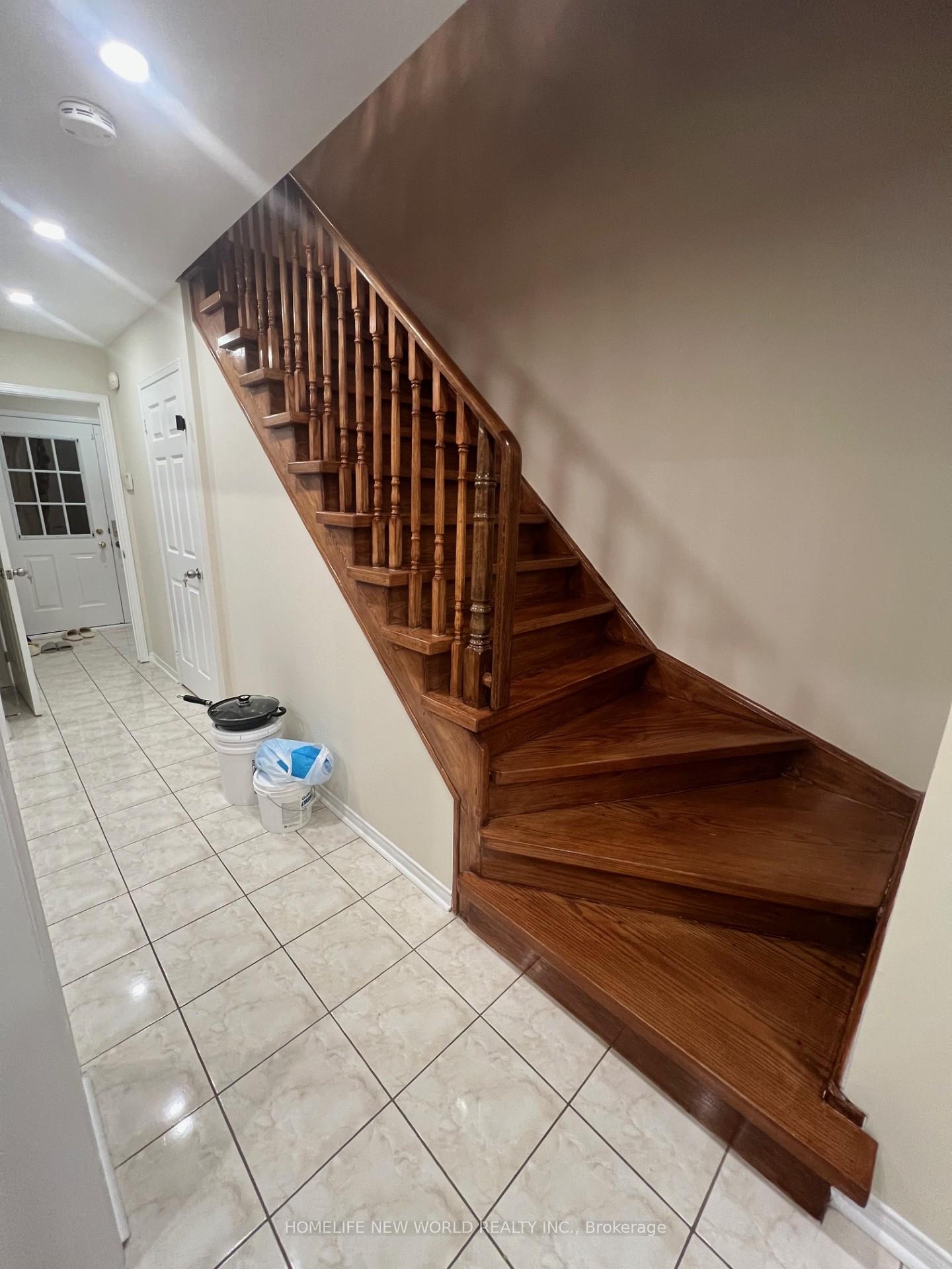 Photo 16 of 131 Ferncliffe Crescent, Markham, Cedarwood — HOMEH