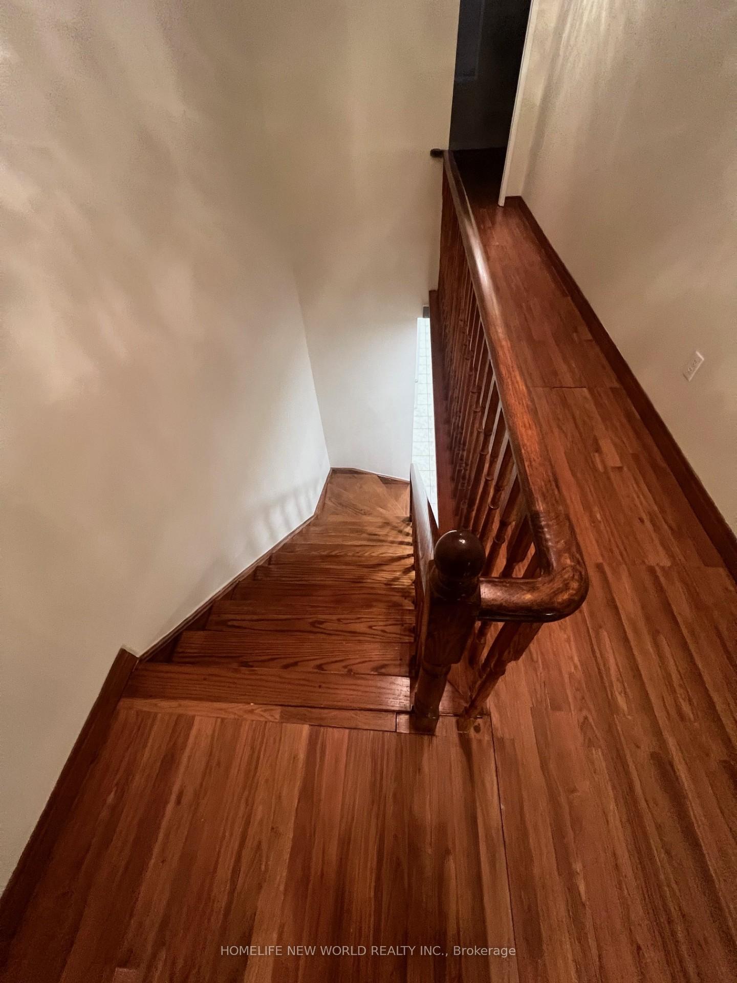 Photo 17 of 131 Ferncliffe Crescent, Markham, Cedarwood — HOMEH