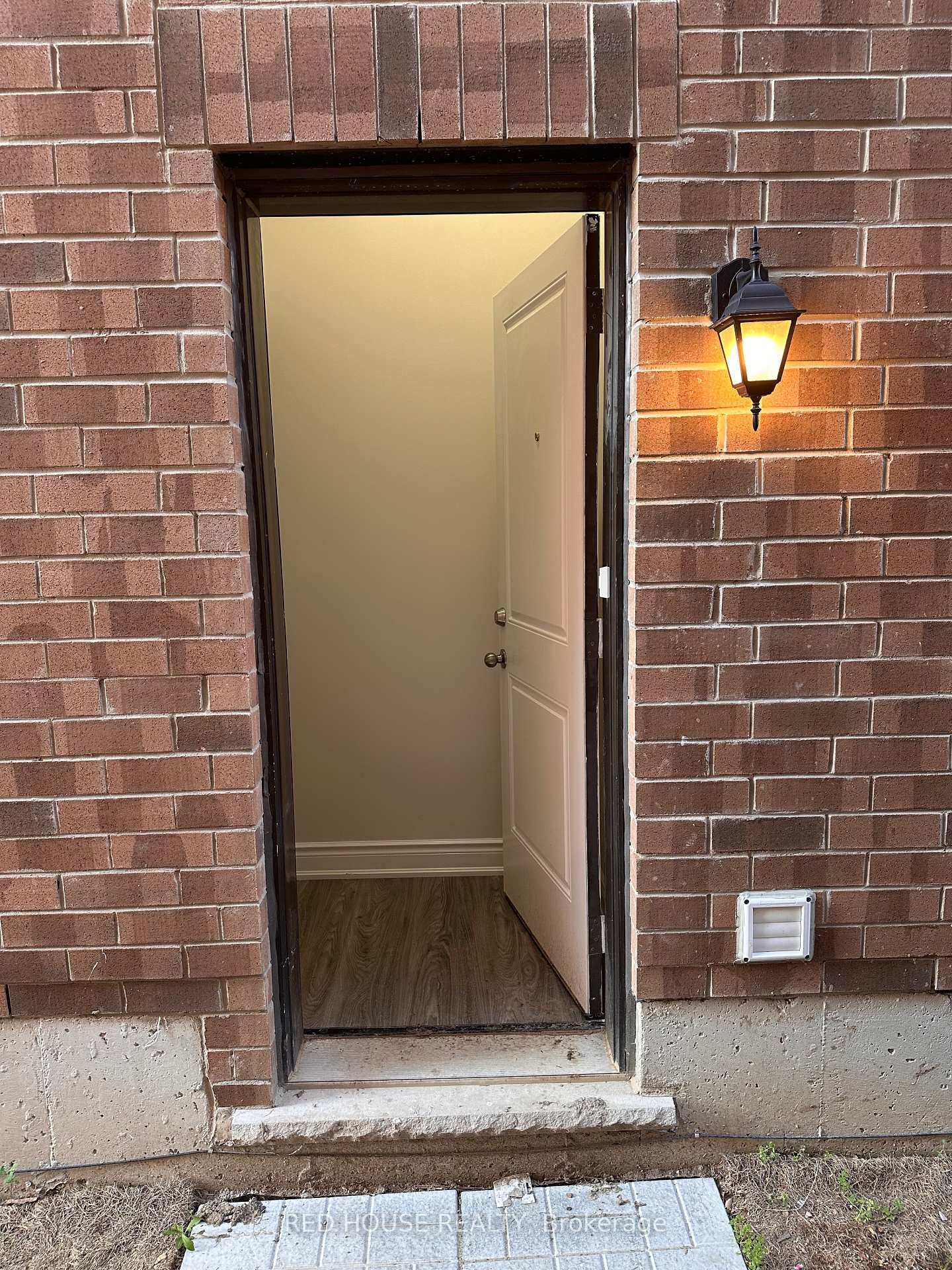 Photo 12 of Unit Basement, 1418 Wellwood Terrace, Milton, Cobban — HOMEH