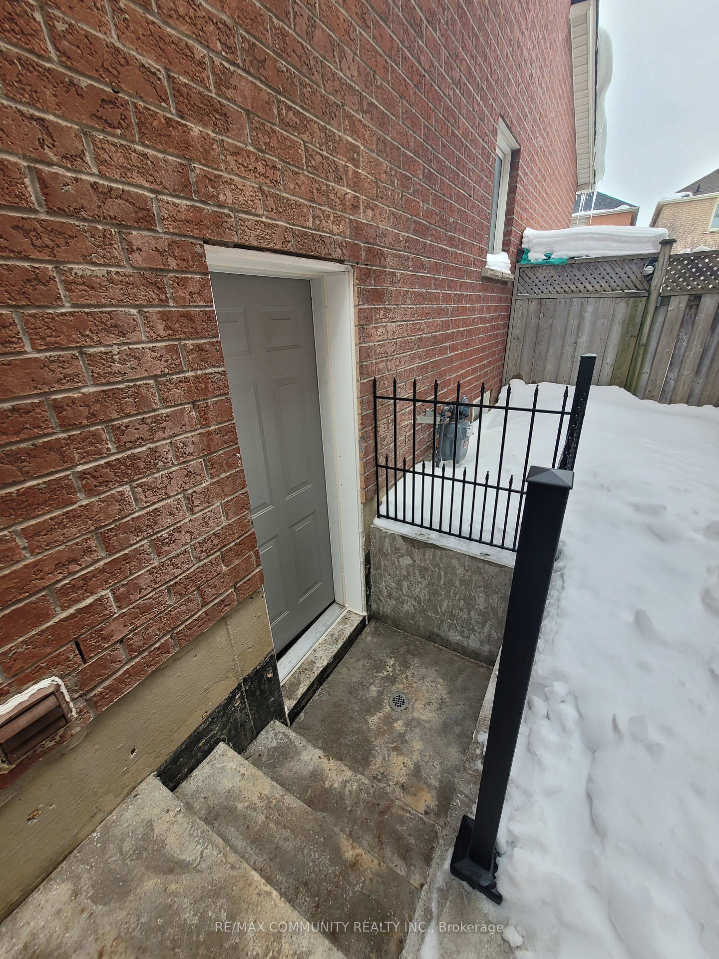 Photo 2 of 559 Highglen Avenue, Markham, Middlefield — HOMEH