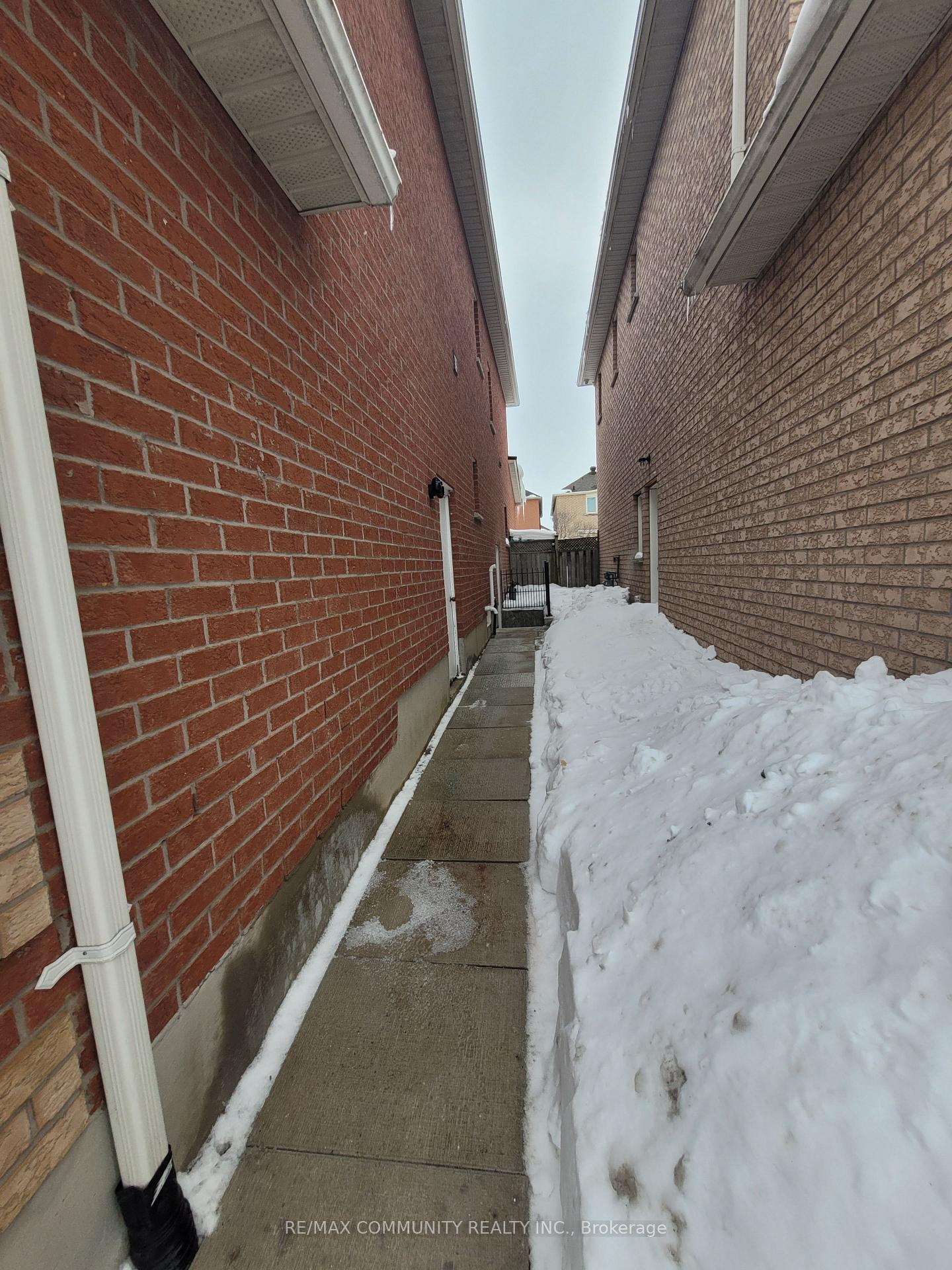 Photo 16 of 559 Highglen Avenue, Markham, Middlefield — HOMEH