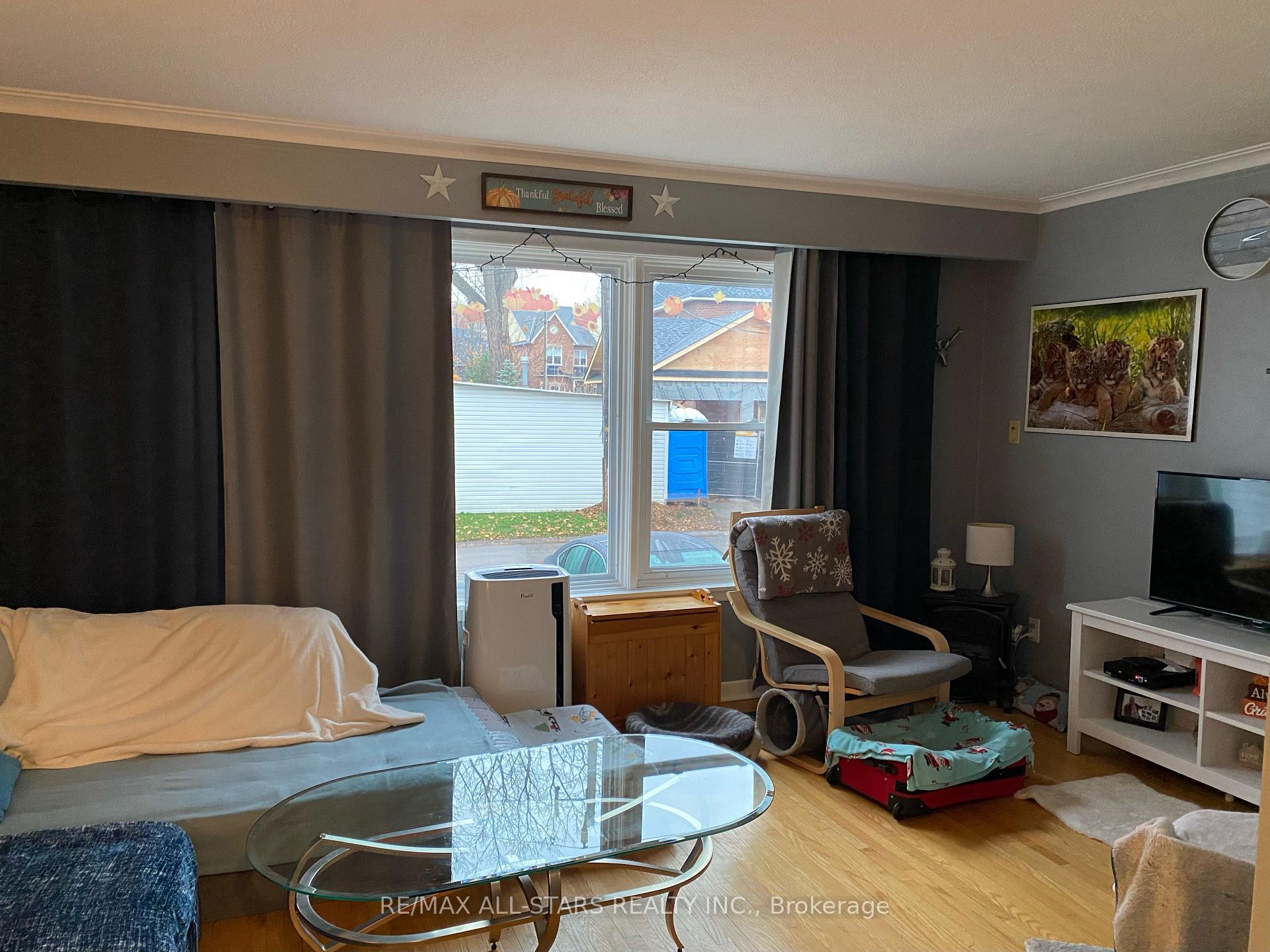 Photo 6 of 33 Jerman Street, Markham, Old Markham Village — HOMEH