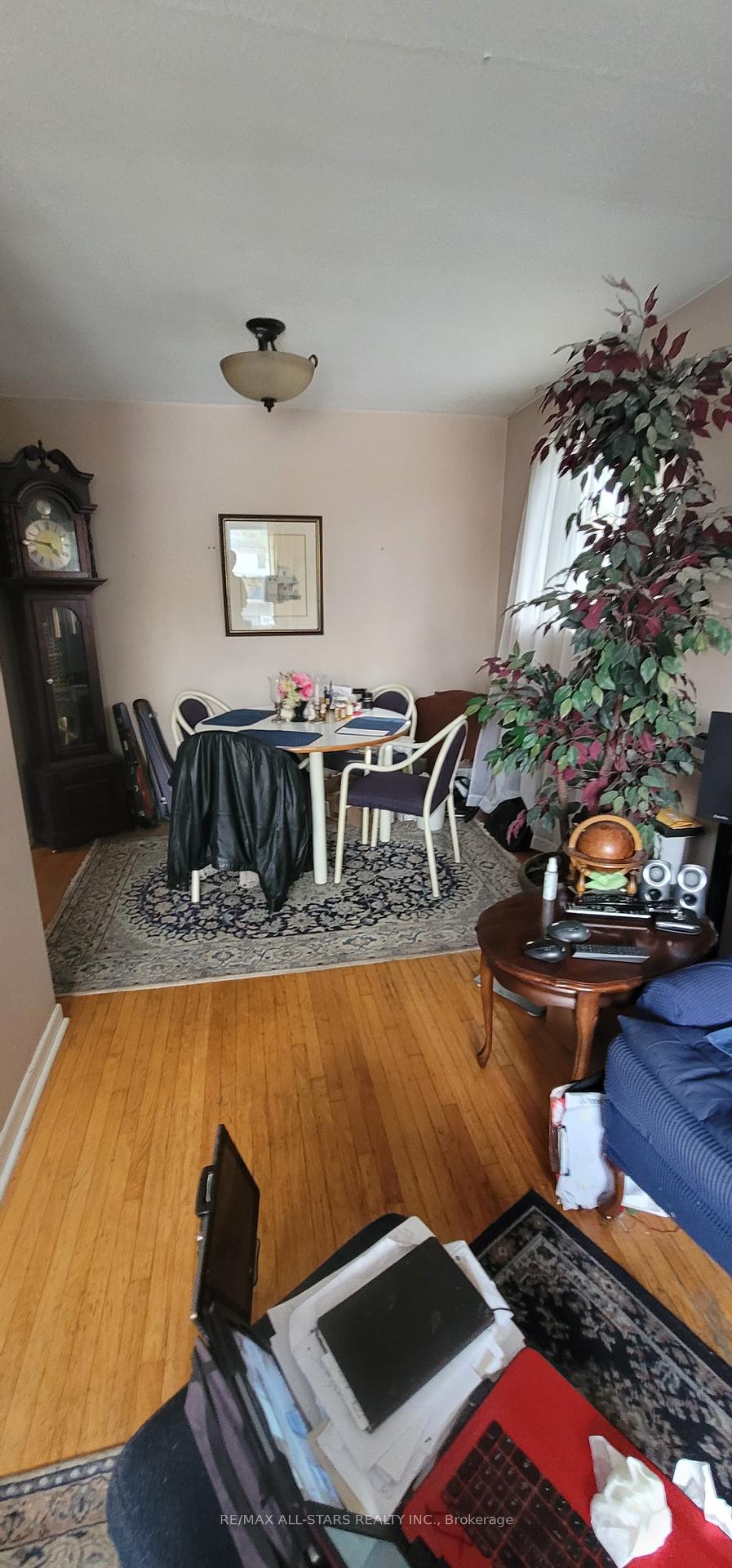 Photo 10 of 33 Jerman Street, Markham, Old Markham Village — HOMEH