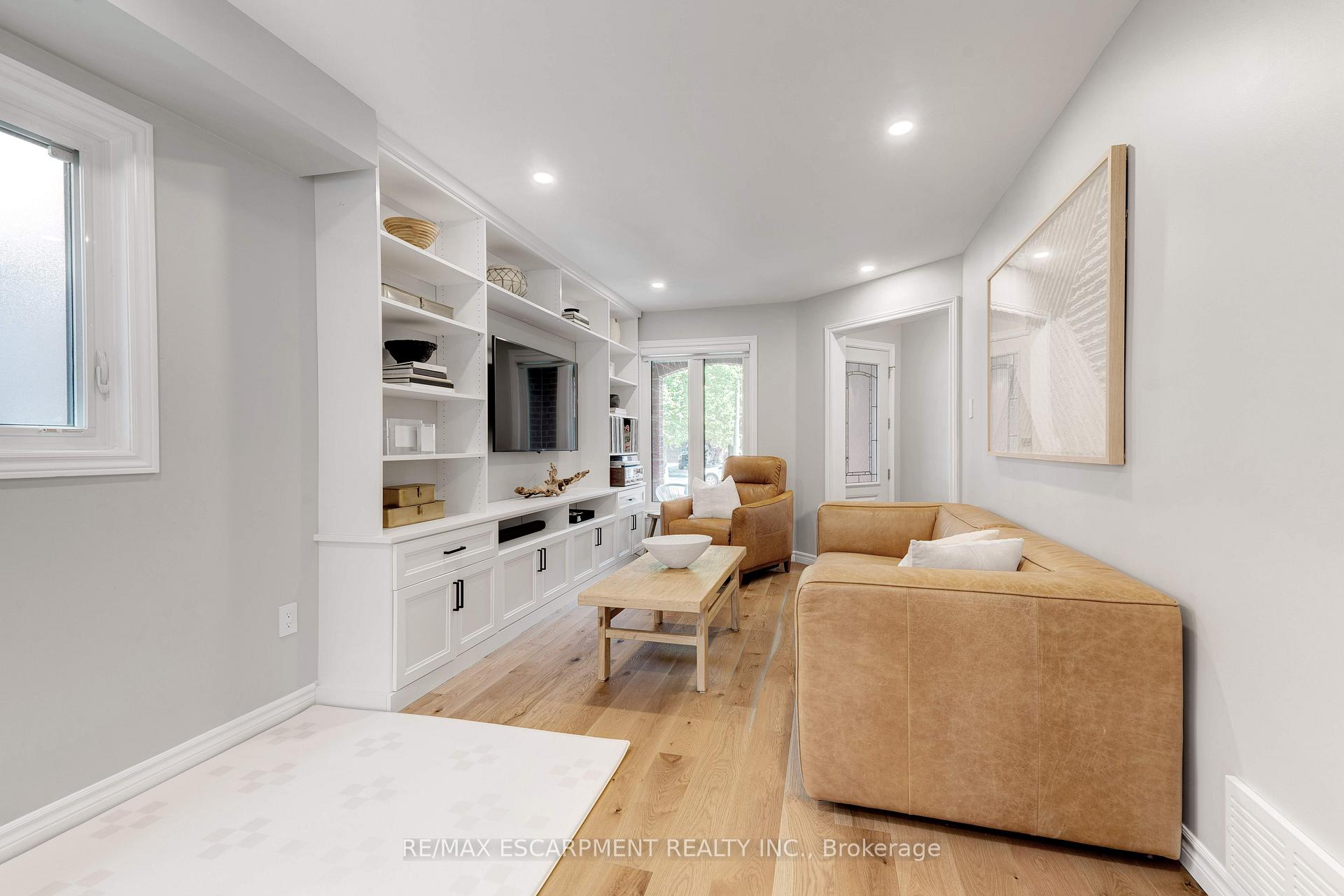 Photo 4 of 19 Wakefield Lane, Hamilton, Waterdown — HOMEH