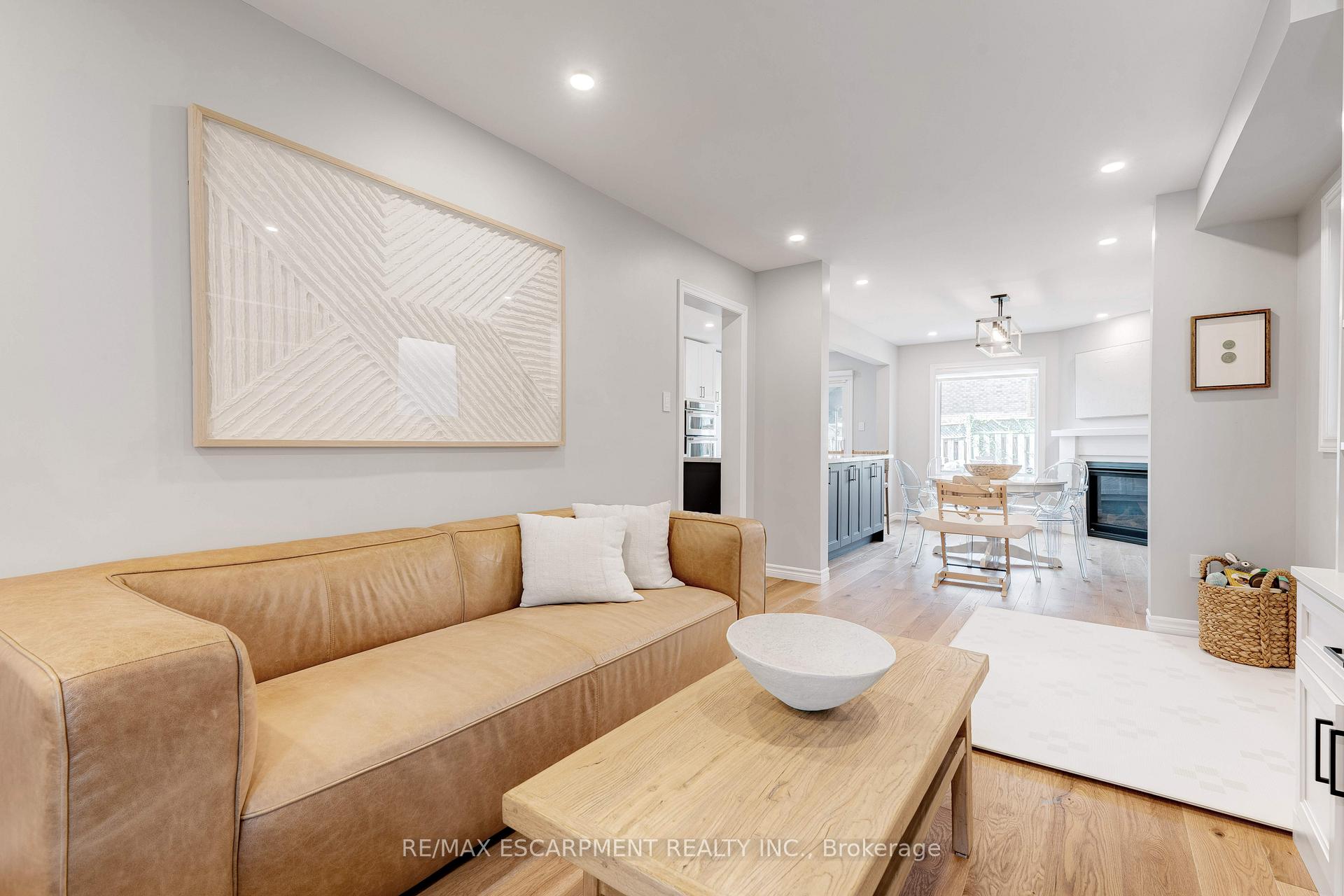 Photo 5 of 19 Wakefield Lane, Hamilton, Waterdown — HOMEH
