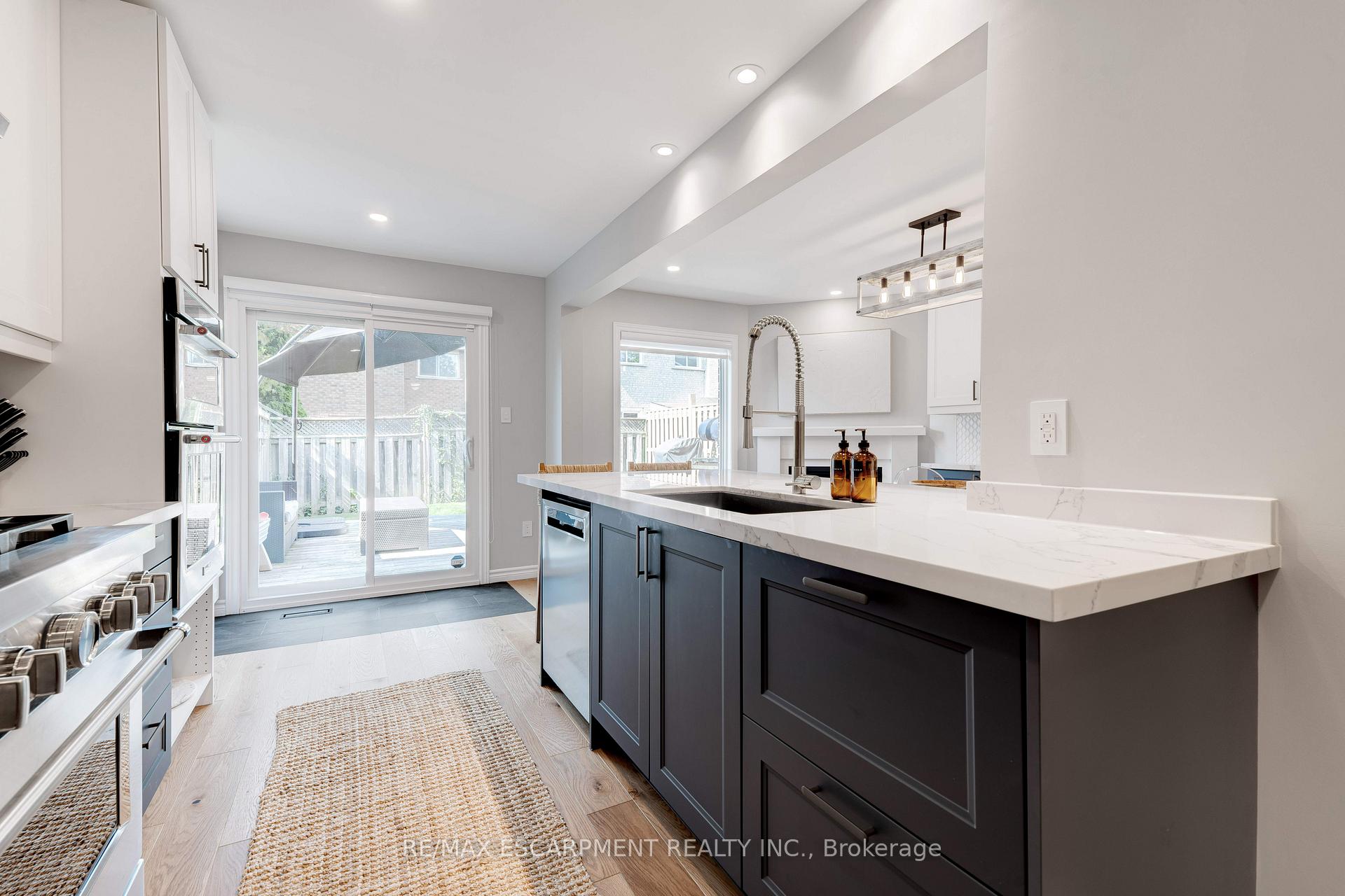 Photo 9 of 19 Wakefield Lane, Hamilton, Waterdown — HOMEH