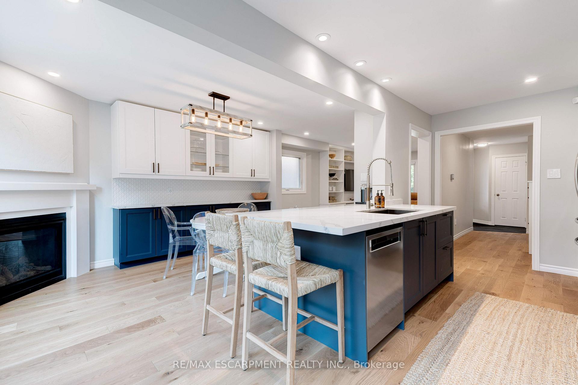 Photo 10 of 19 Wakefield Lane, Hamilton, Waterdown — HOMEH
