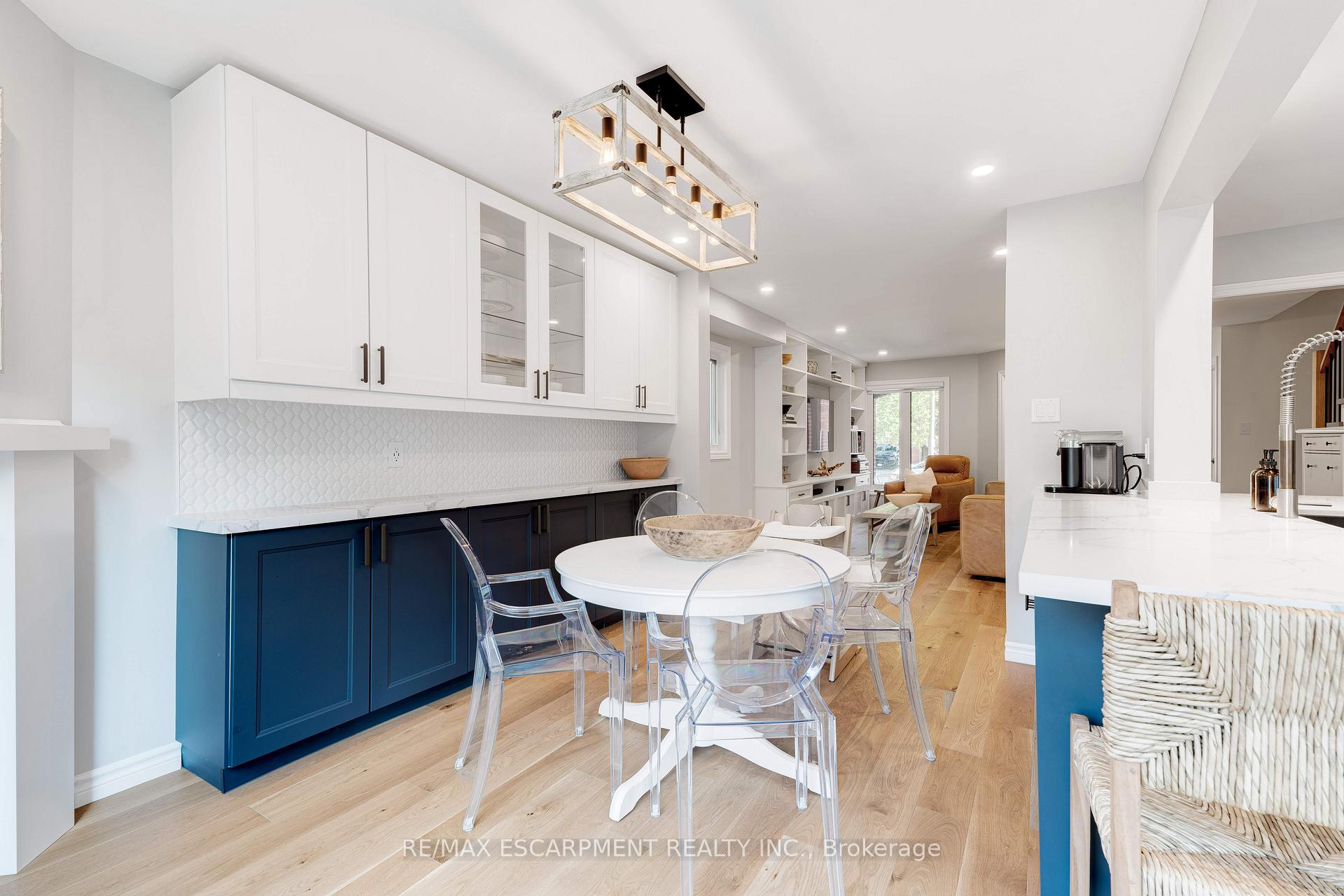Photo 13 of 19 Wakefield Lane, Hamilton, Waterdown — HOMEH
