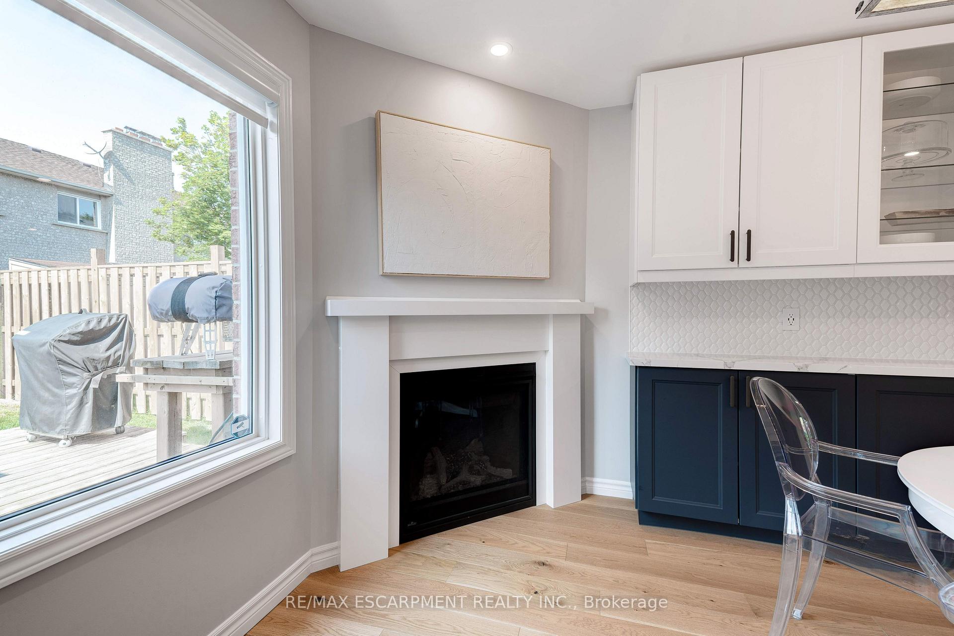 Photo 15 of 19 Wakefield Lane, Hamilton, Waterdown — HOMEH