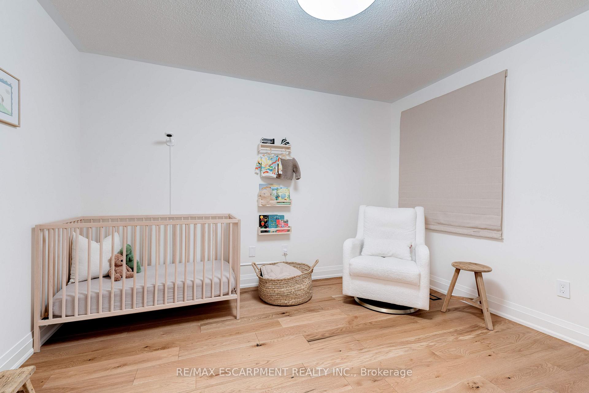 Photo 22 of 19 Wakefield Lane, Hamilton, Waterdown — HOMEH