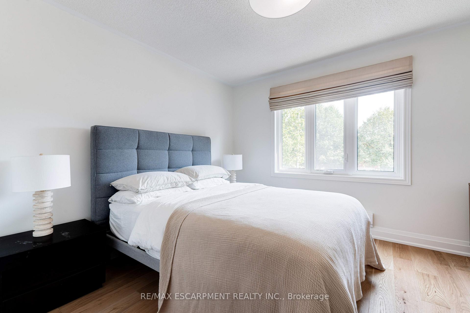 Photo 24 of 19 Wakefield Lane, Hamilton, Waterdown — HOMEH