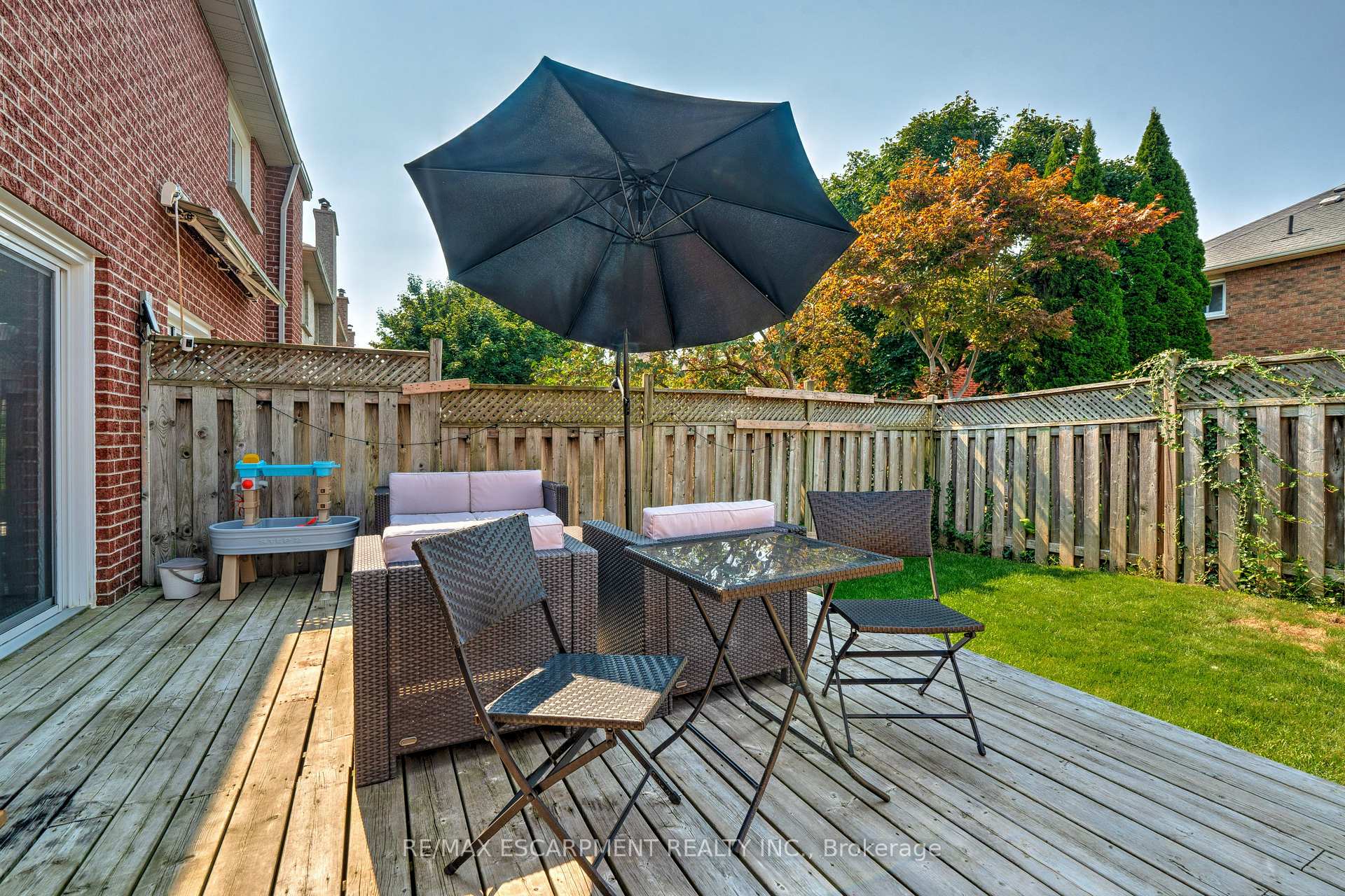 Photo 32 of 19 Wakefield Lane, Hamilton, Waterdown — HOMEH